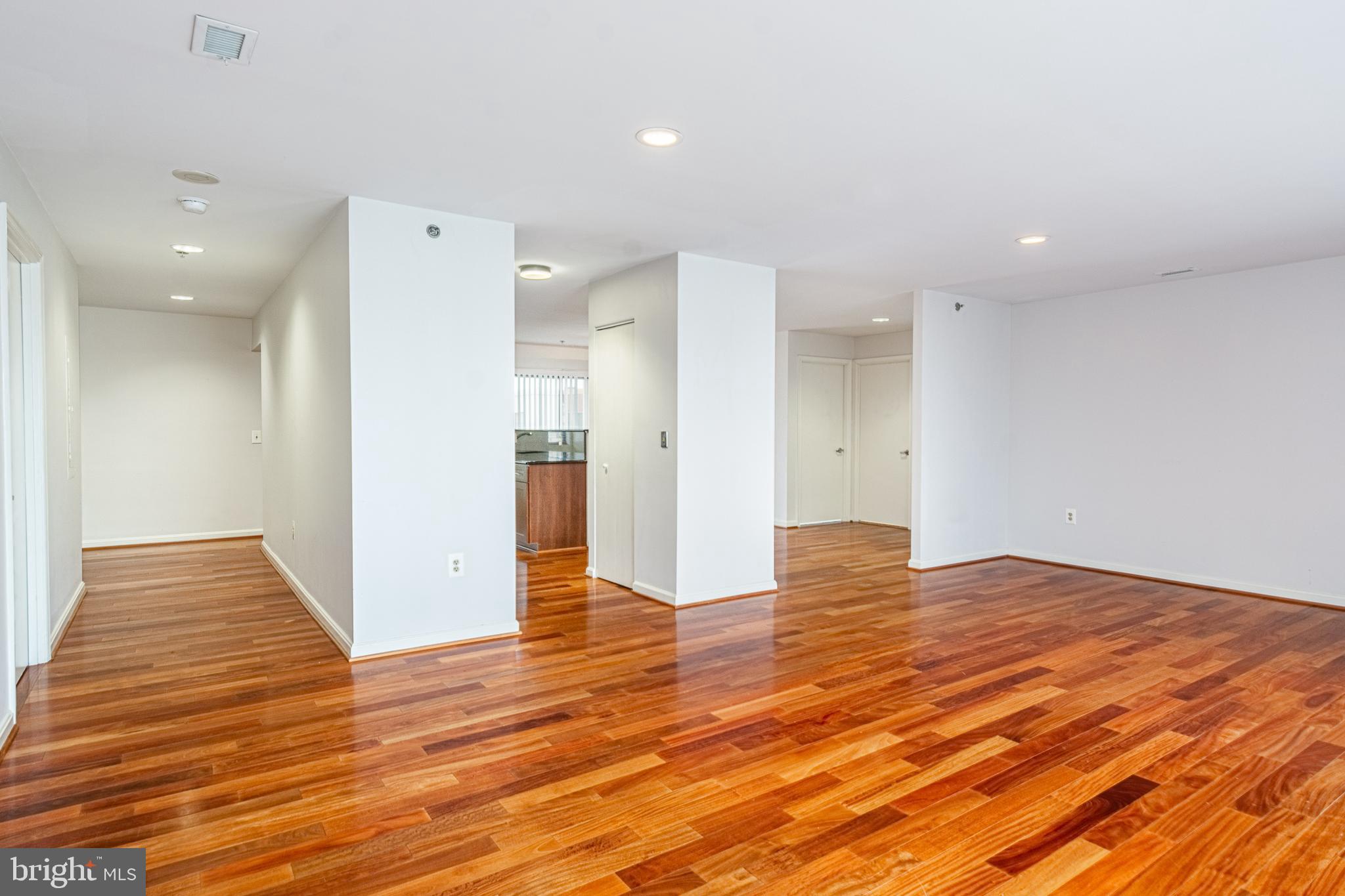 LIGHTHOUSE LANDING - Residential