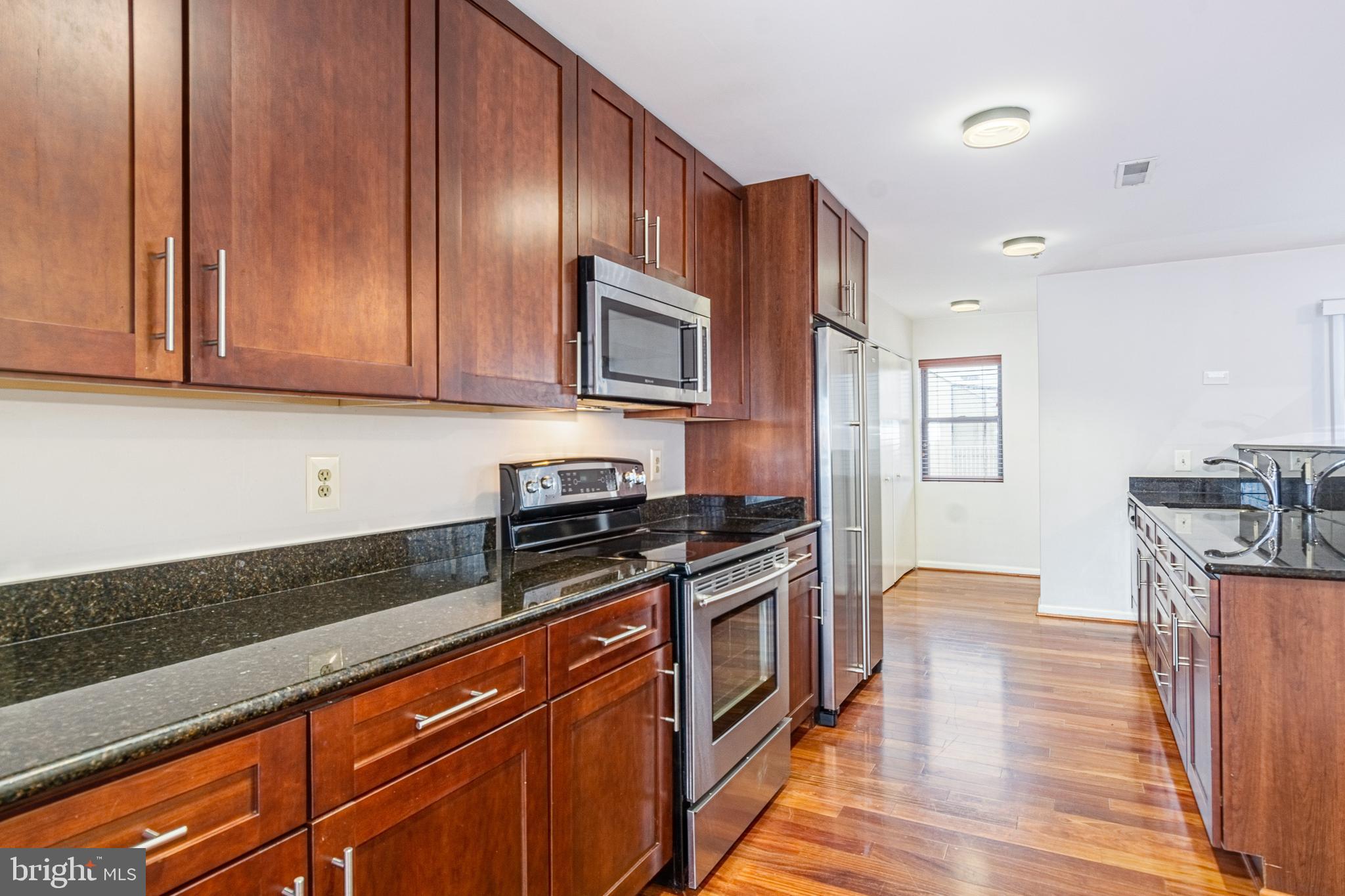 LIGHTHOUSE LANDING - Residential