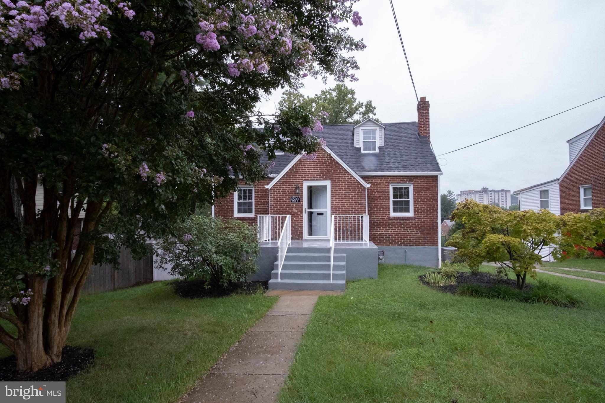 HAMPSHIRE KNOLLS - Residential