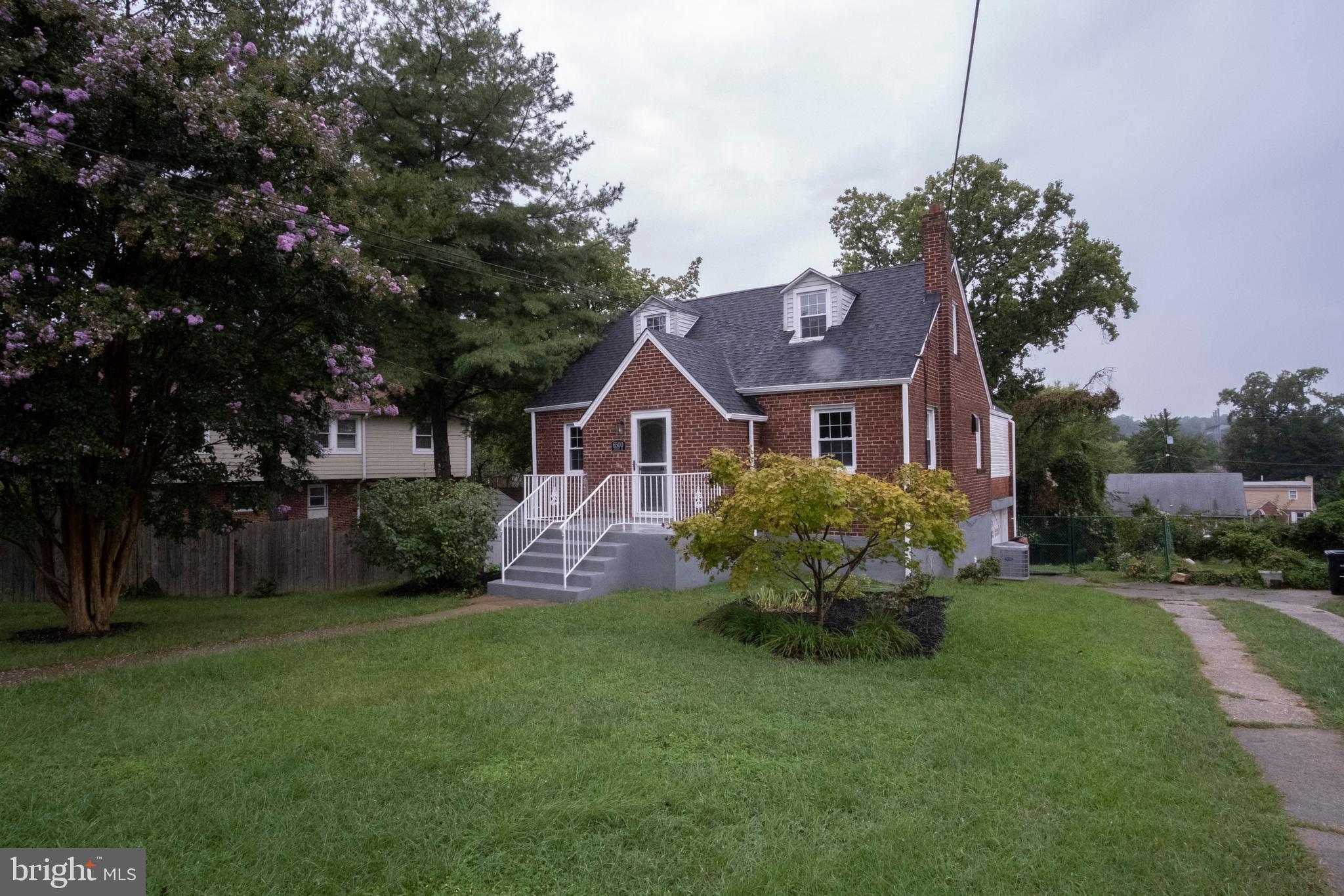 HAMPSHIRE KNOLLS - Residential