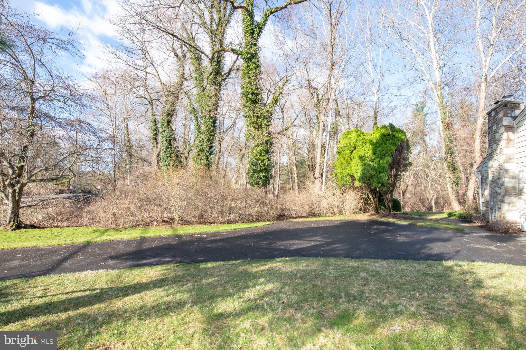 MEADOWBROOK - Residential