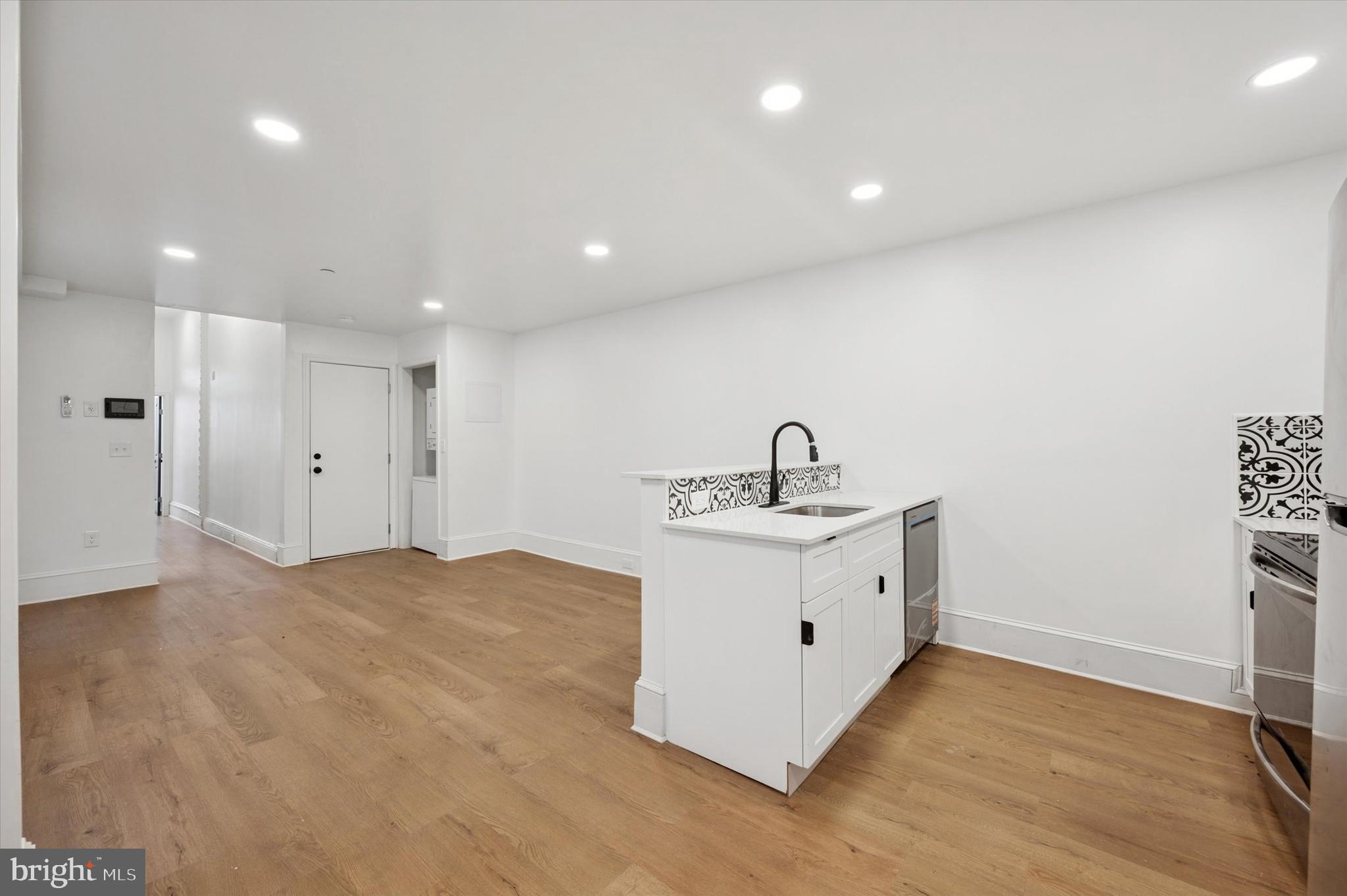 FAIRMOUNT - Residential Lease