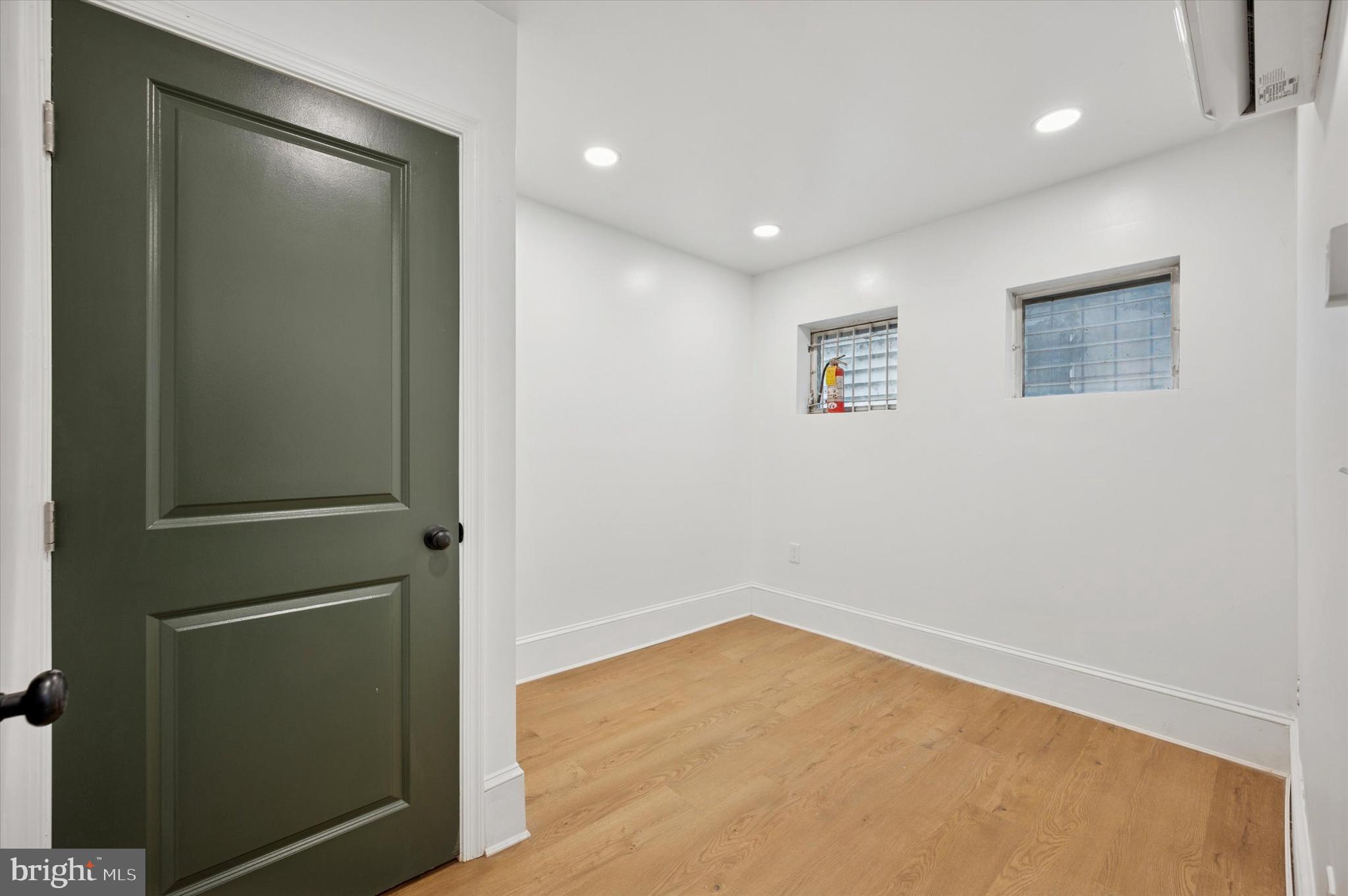 FAIRMOUNT - Residential Lease