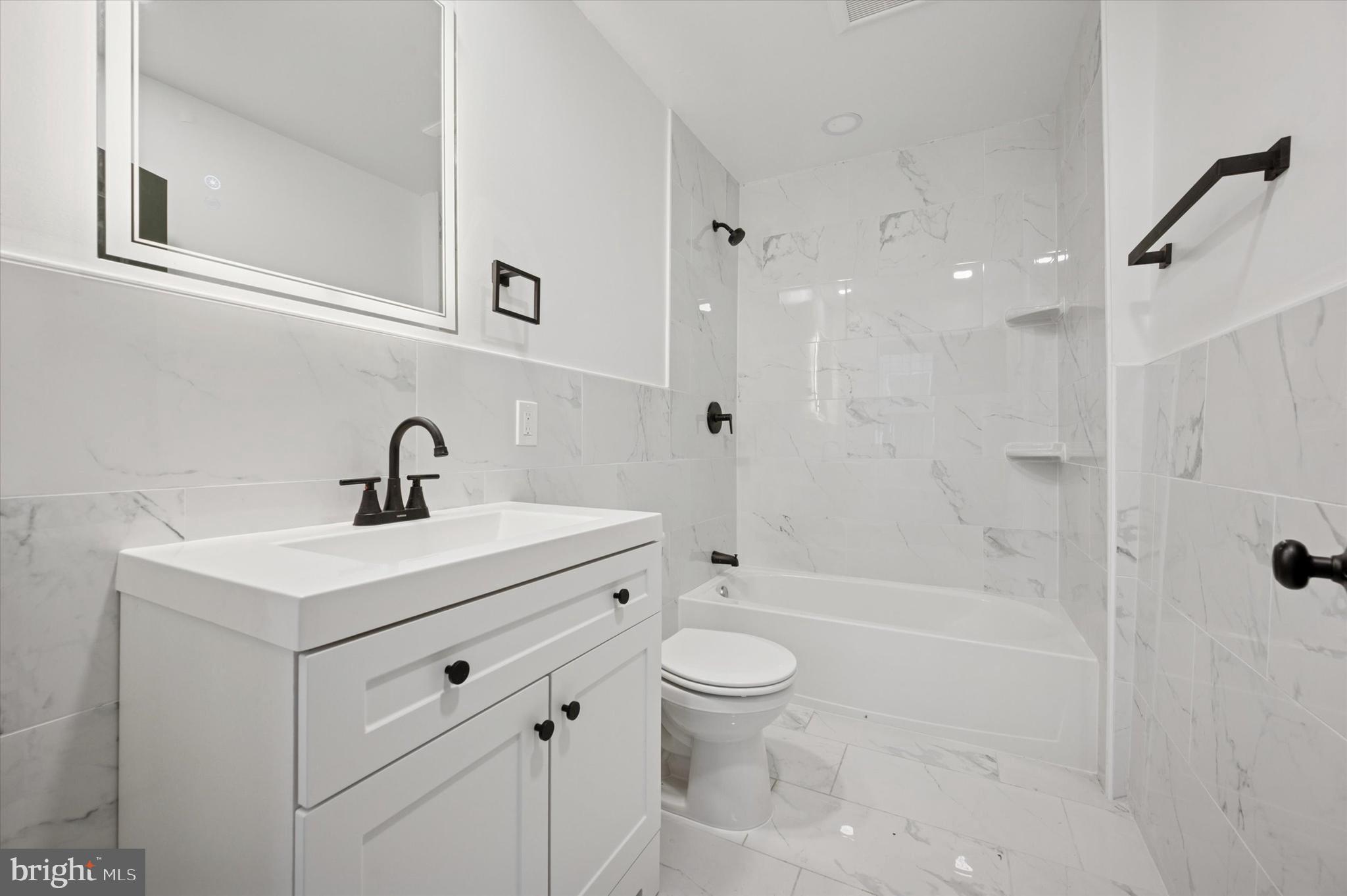 FAIRMOUNT - Residential Lease