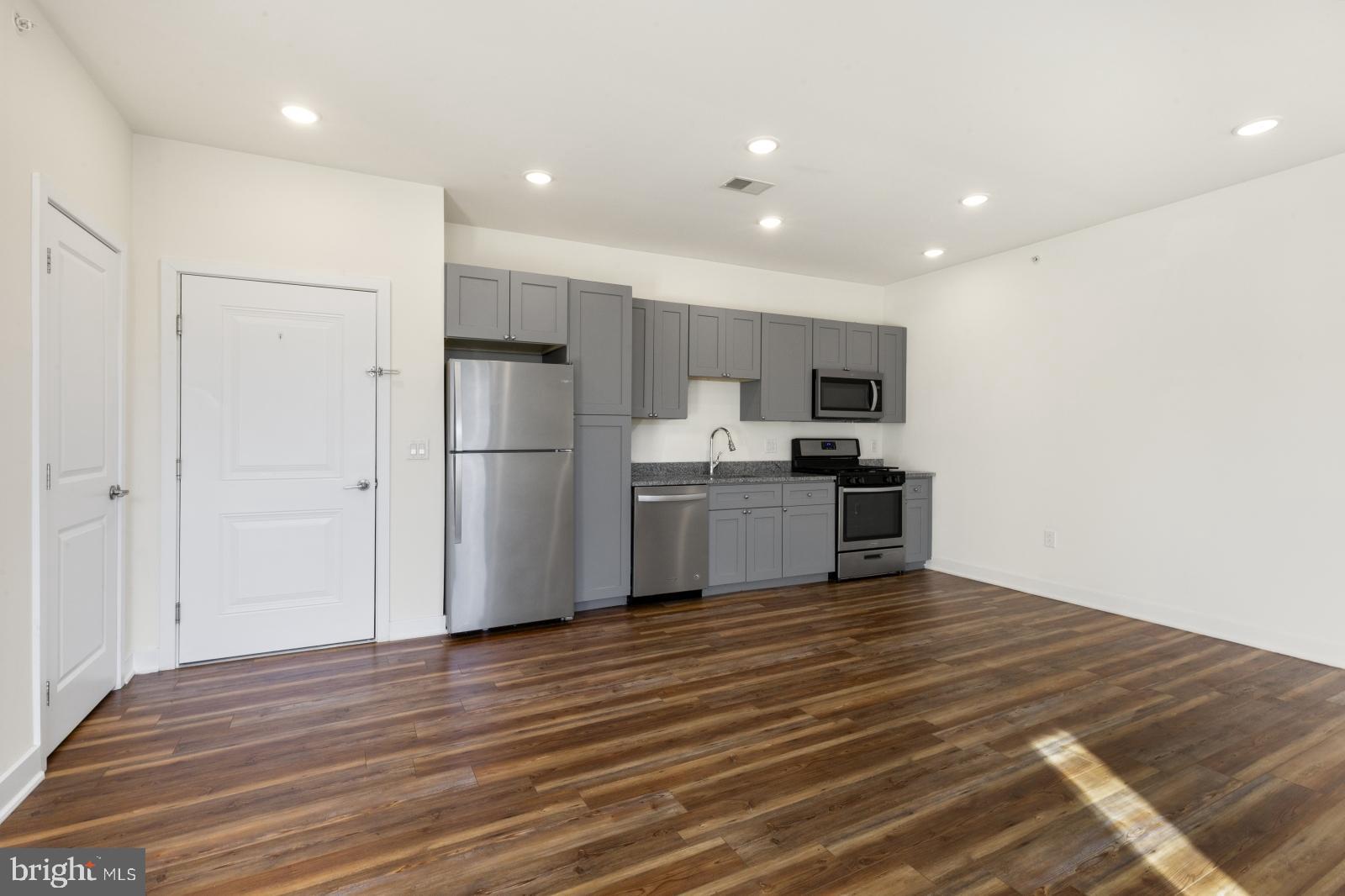 EAST KENSINGTON - Residential Lease