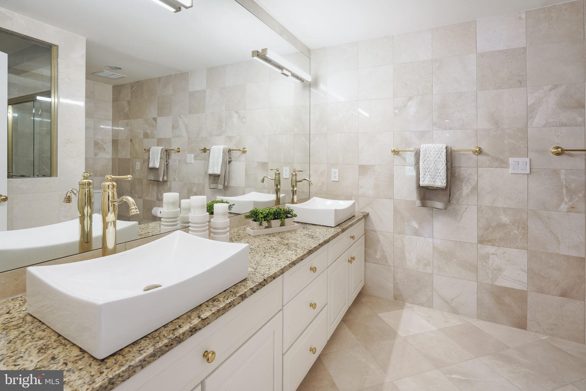 RIVER OAKS FARM - Residential