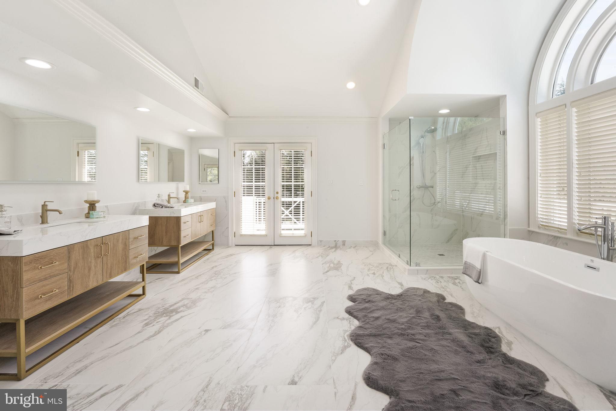 RIVER OAKS FARM - Residential