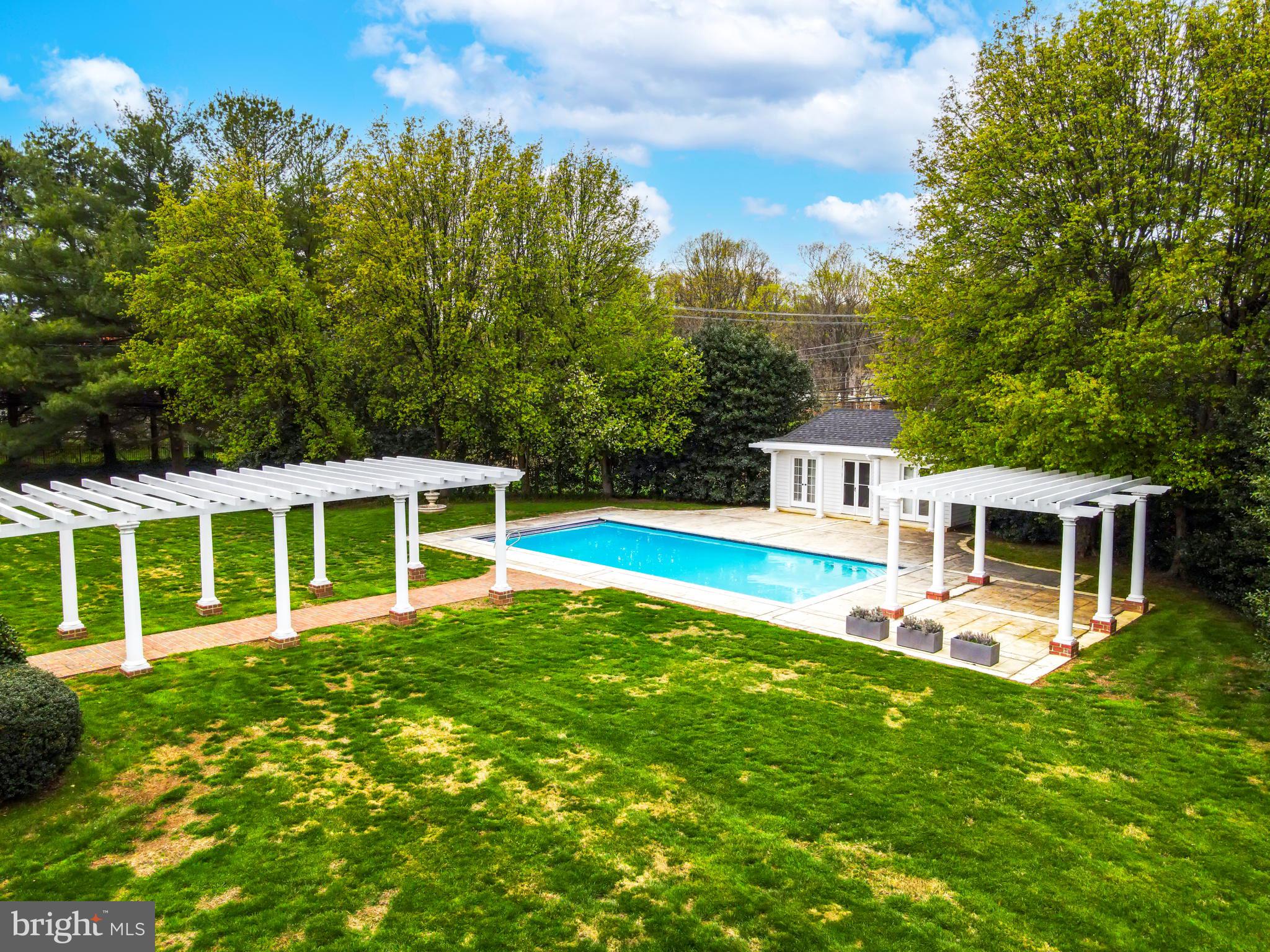 RIVER OAKS FARM - Residential