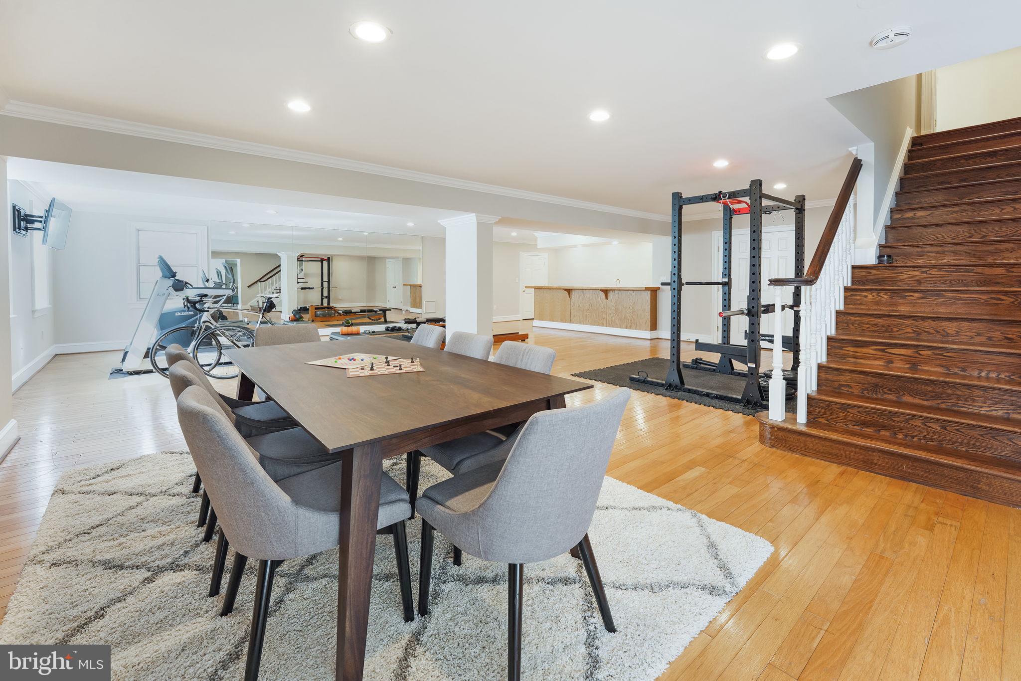 RIVER OAKS FARM - Residential