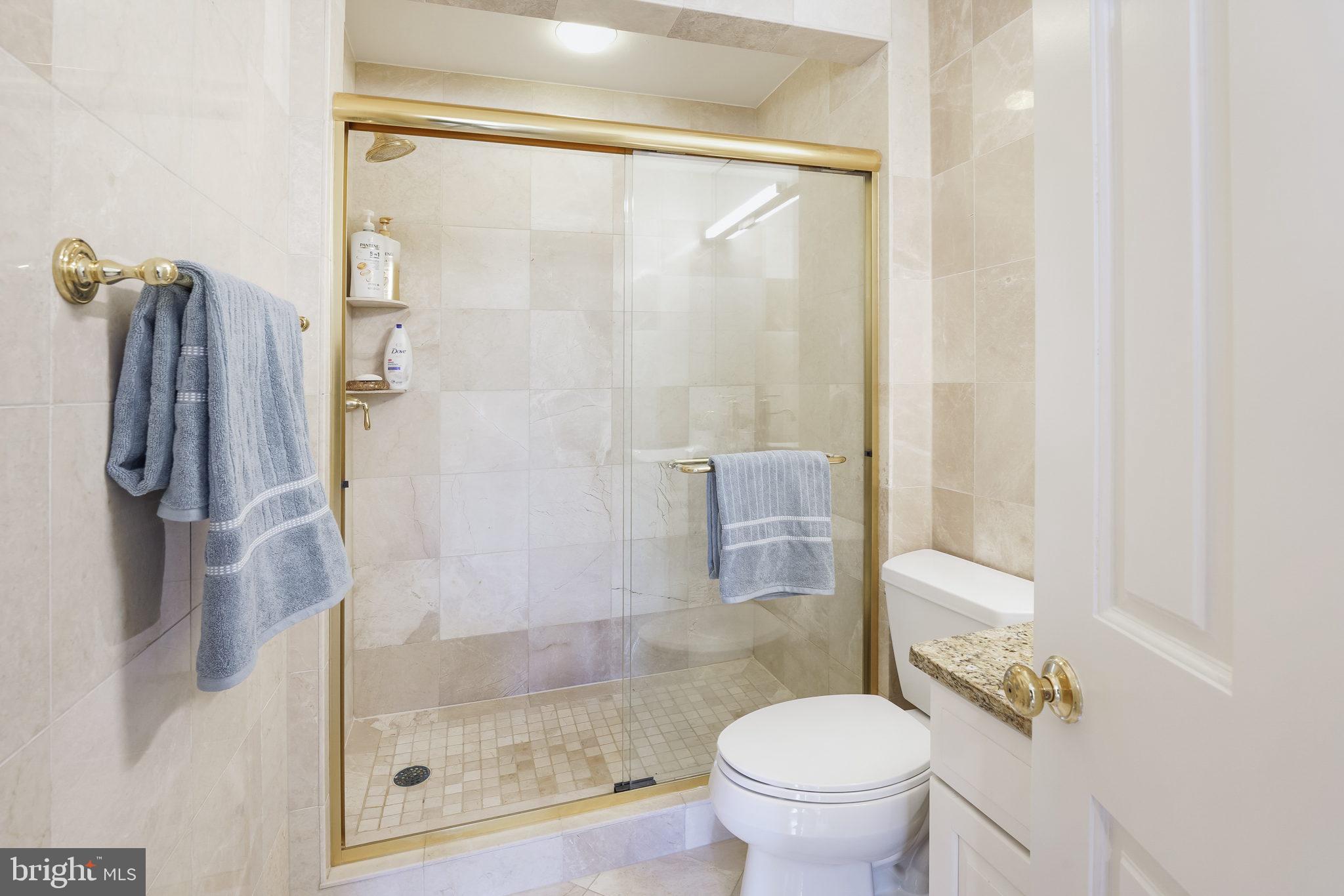 RIVER OAKS FARM - Residential