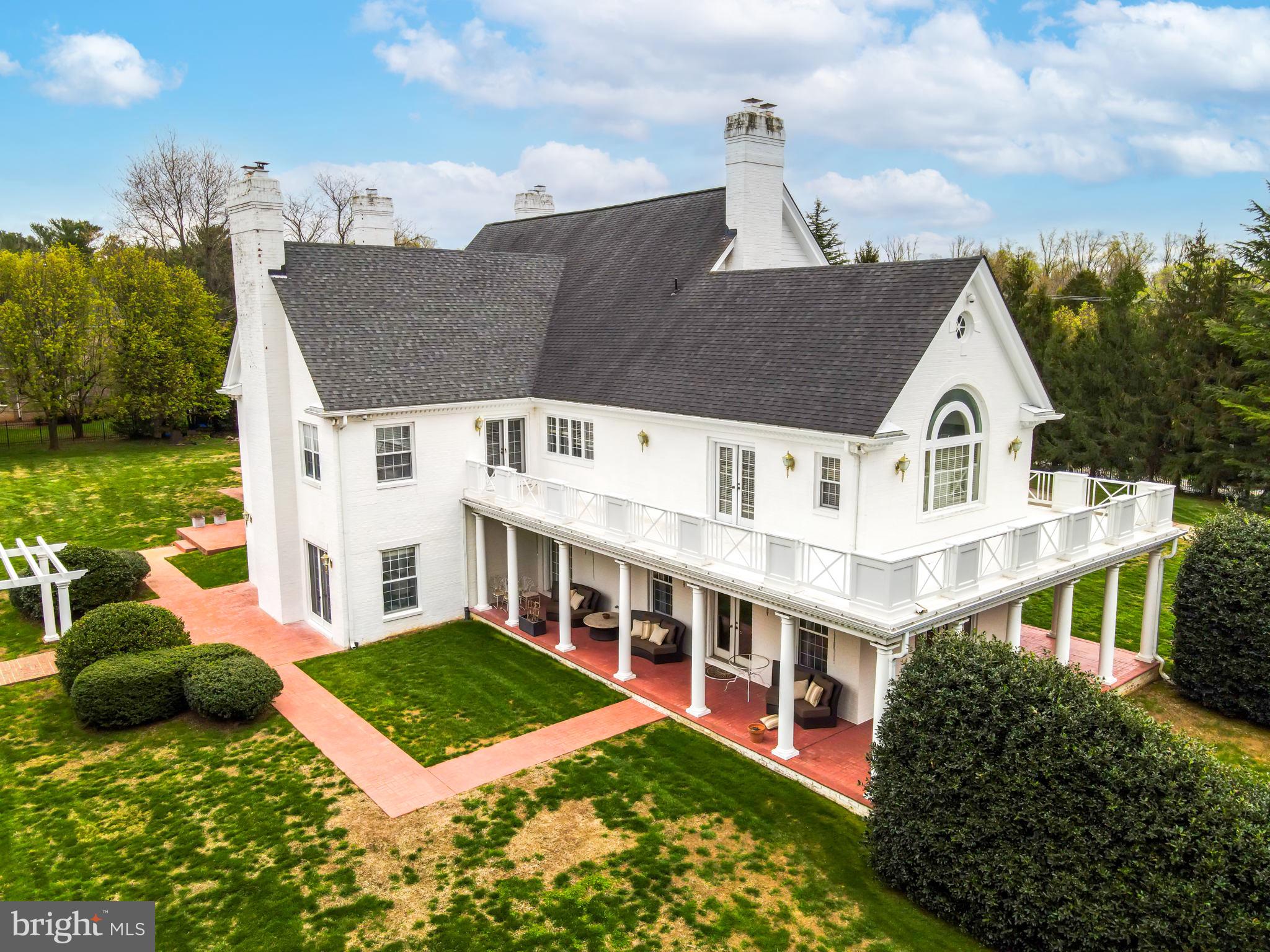 RIVER OAKS FARM - Residential