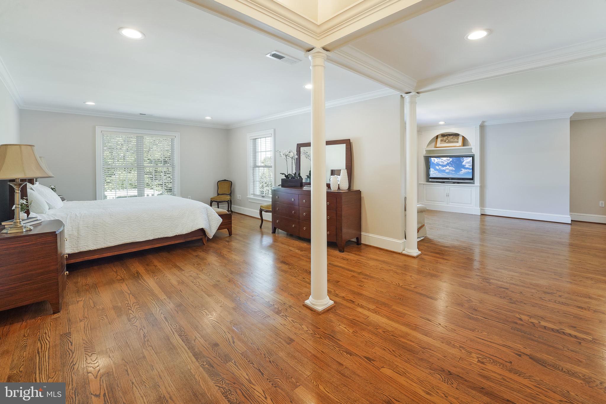 RIVER OAKS FARM - Residential