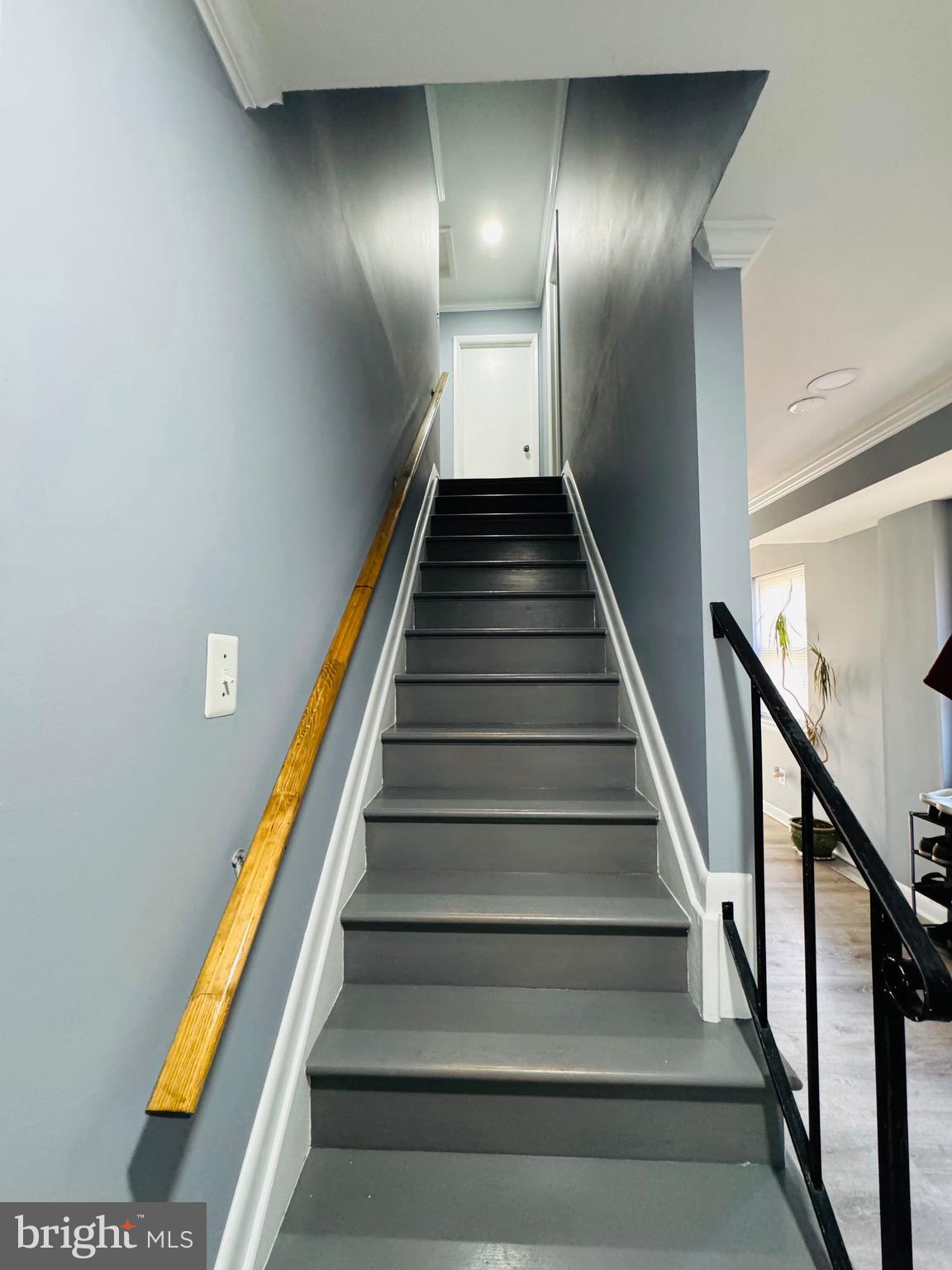 CRESTWOOD VILLAGE - Residential