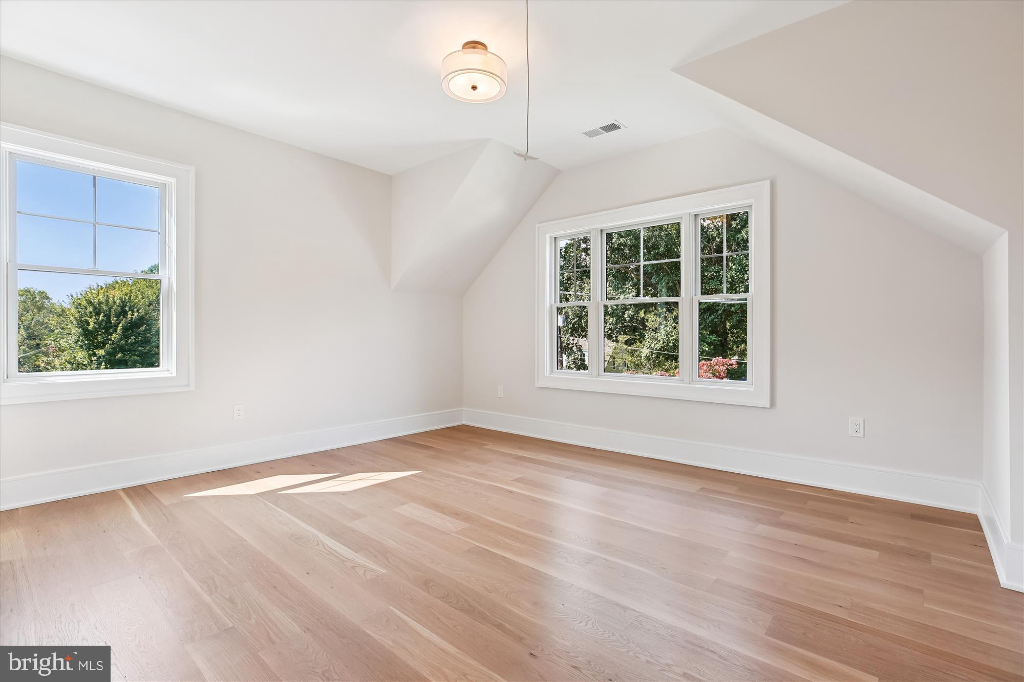 KENWOOD PARK - Residential