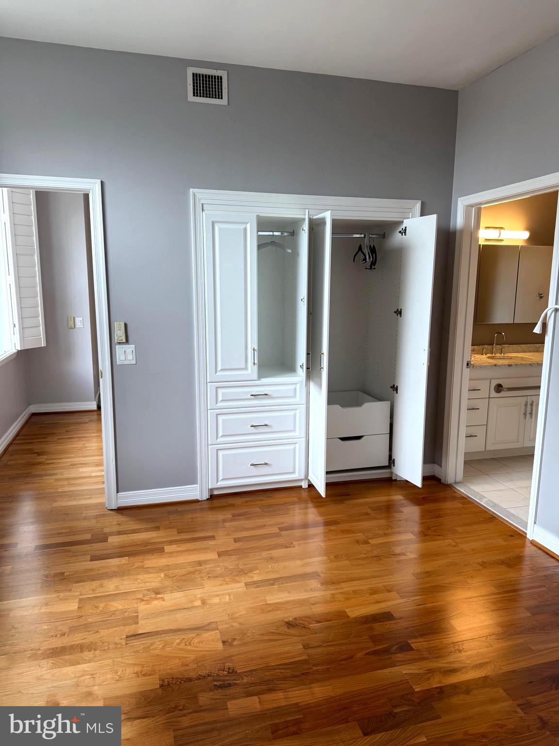 LOGAN SQUARE - Residential Lease