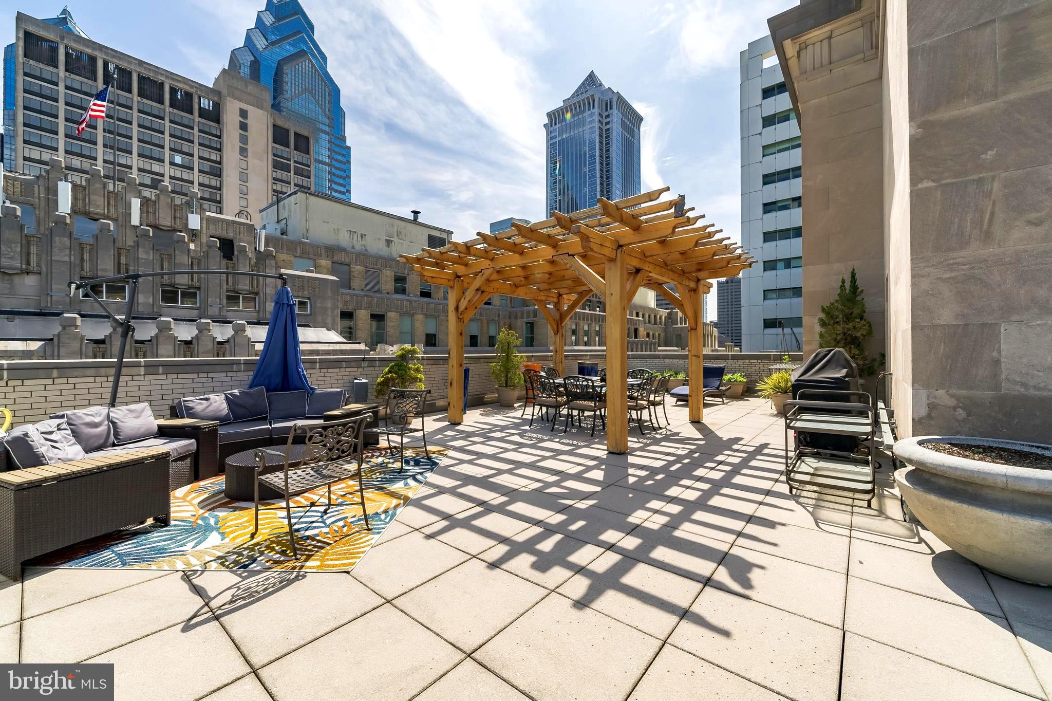 LOGAN SQUARE - Residential Lease