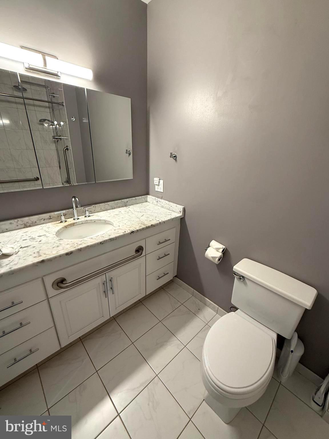 LOGAN SQUARE - Residential Lease