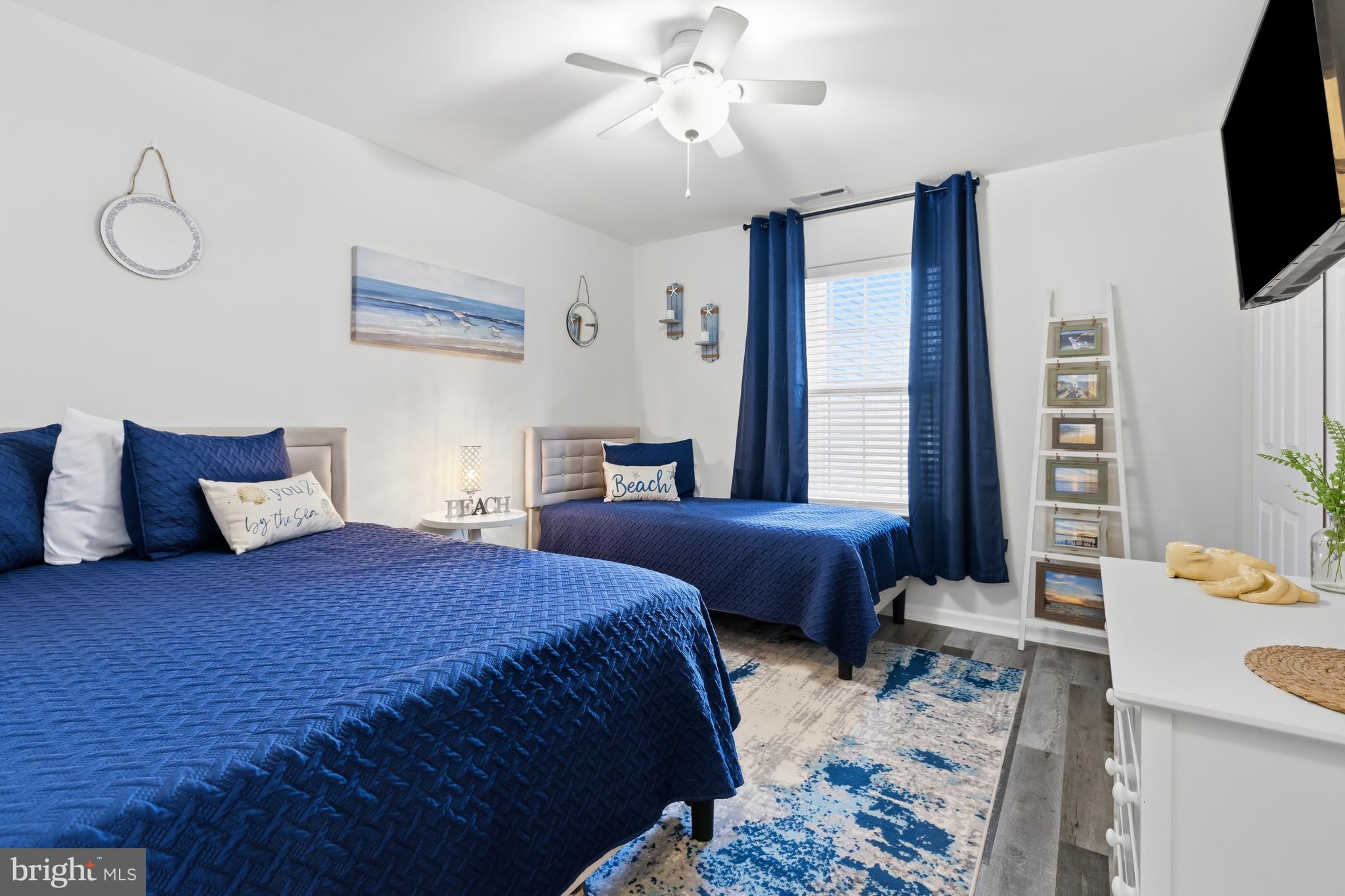 SANIBEL VILLAGE - Residential