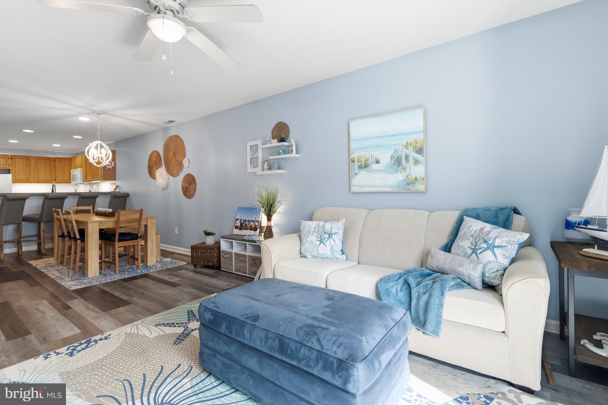 SANIBEL VILLAGE - Residential