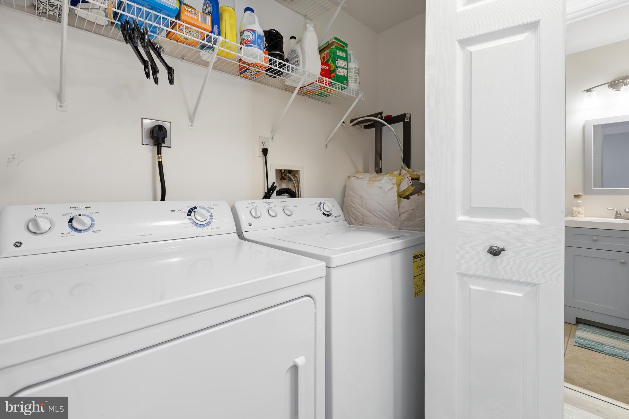 SANIBEL VILLAGE - Residential