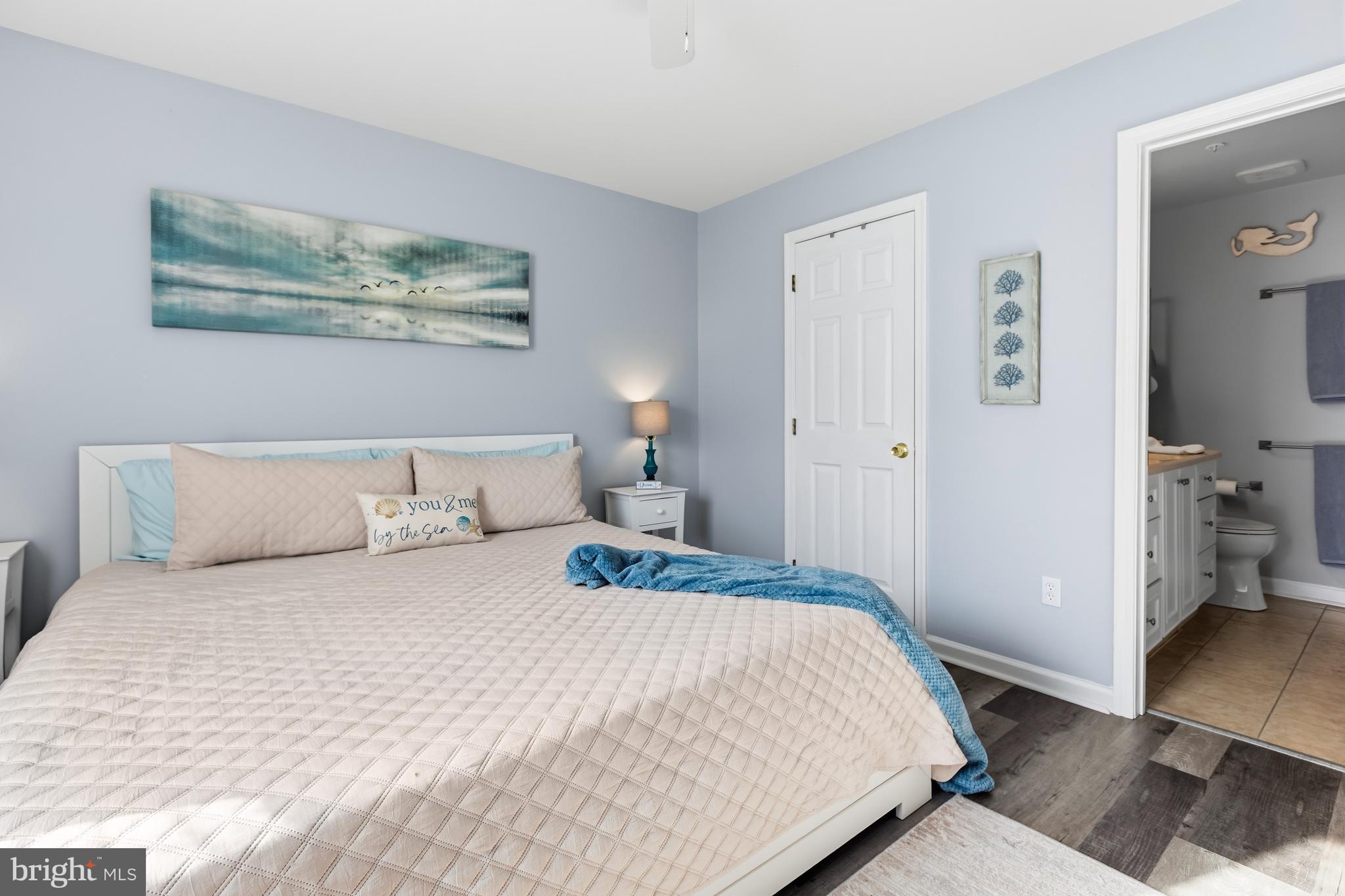 SANIBEL VILLAGE - Residential