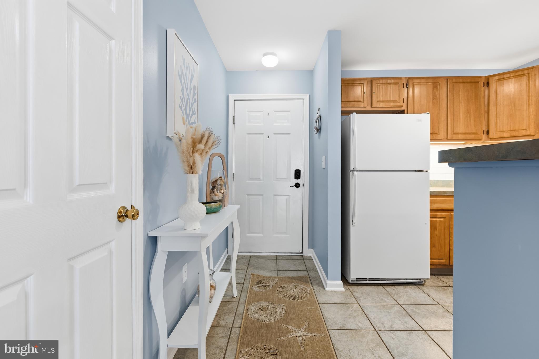 SANIBEL VILLAGE - Residential