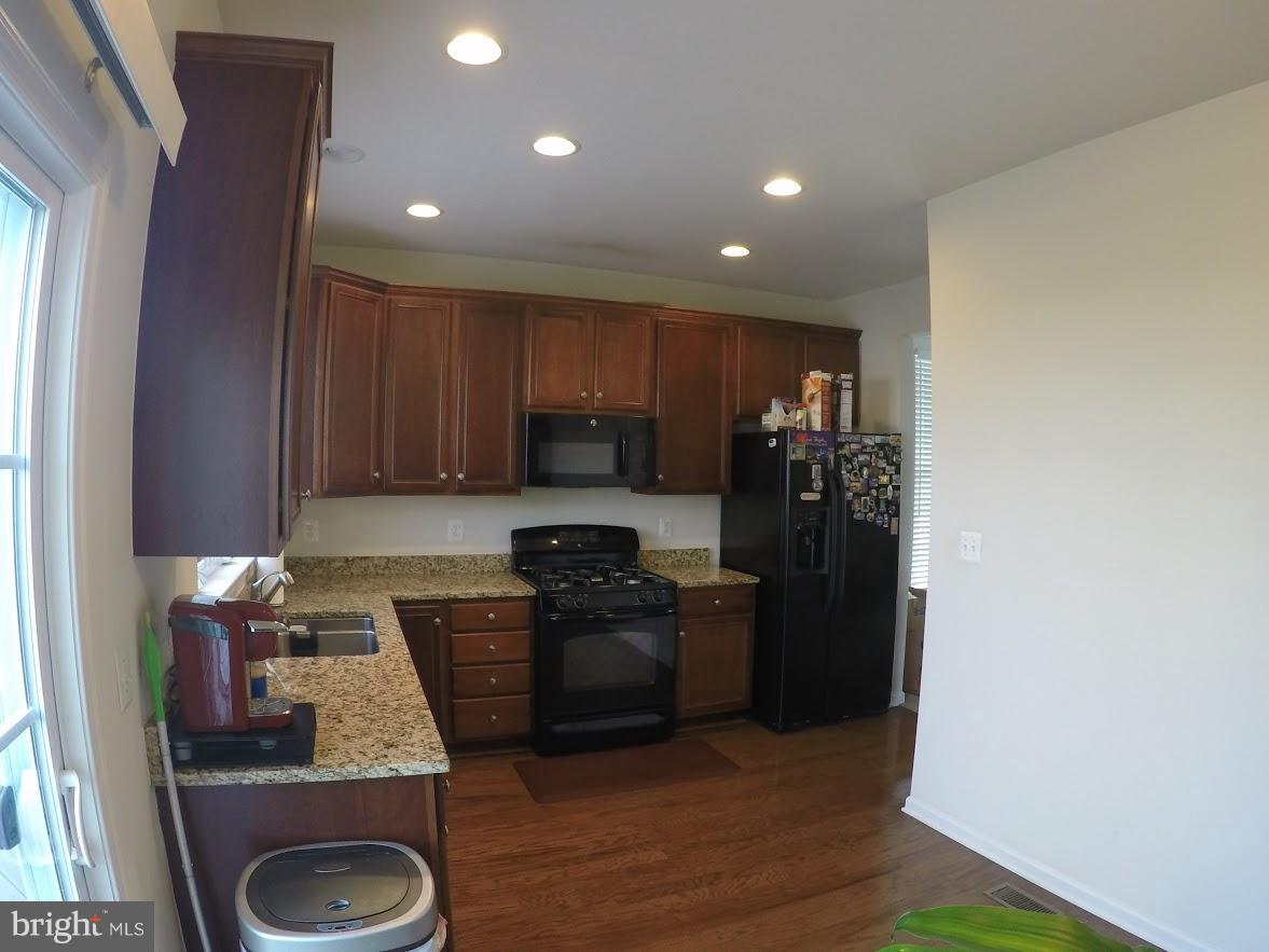 AMBERLEA AT SOUTH RIDING - Residential Lease