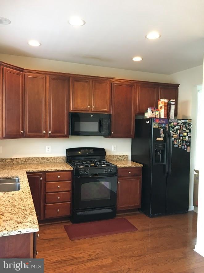 AMBERLEA AT SOUTH RIDING - Residential Lease