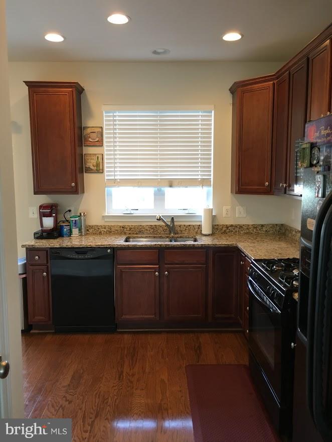 AMBERLEA AT SOUTH RIDING - Residential Lease