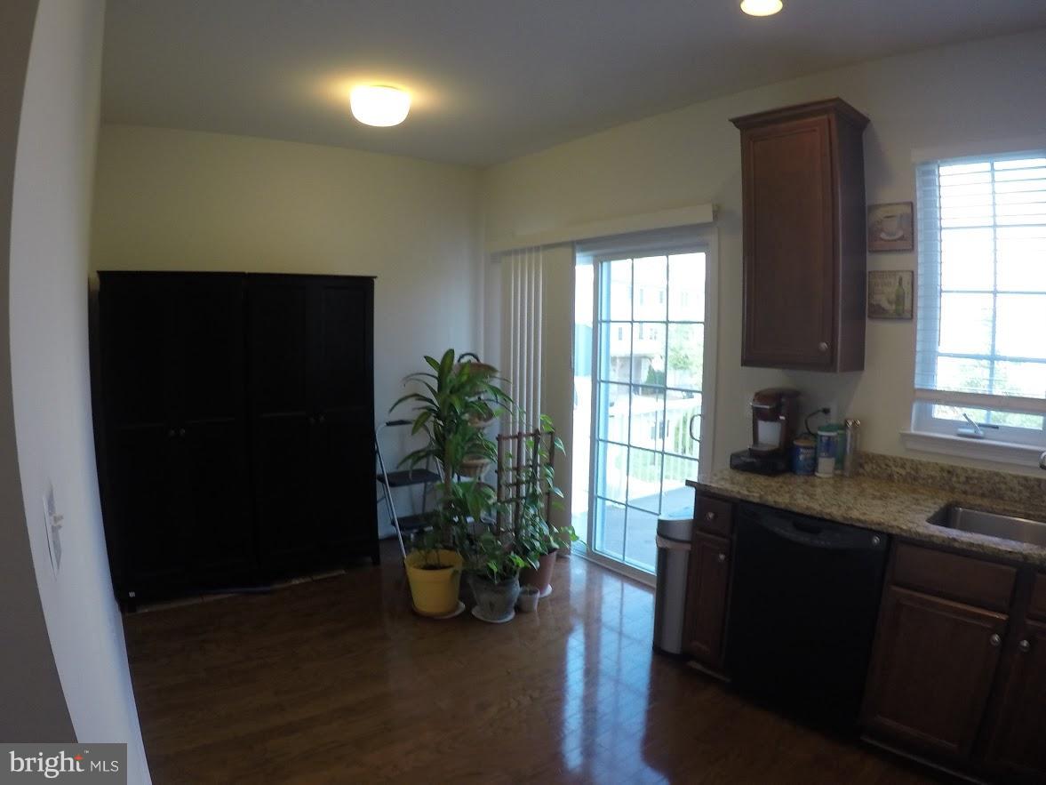 AMBERLEA AT SOUTH RIDING - Residential Lease