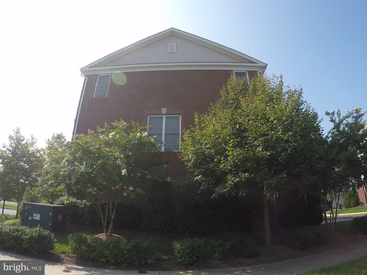 AMBERLEA AT SOUTH RIDING - Residential Lease