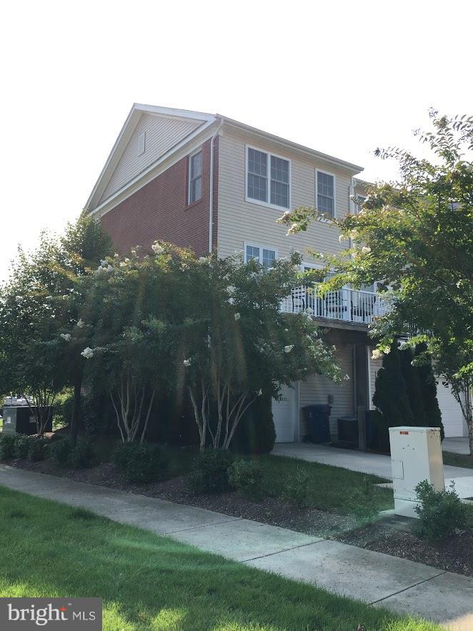 AMBERLEA AT SOUTH RIDING - Residential Lease