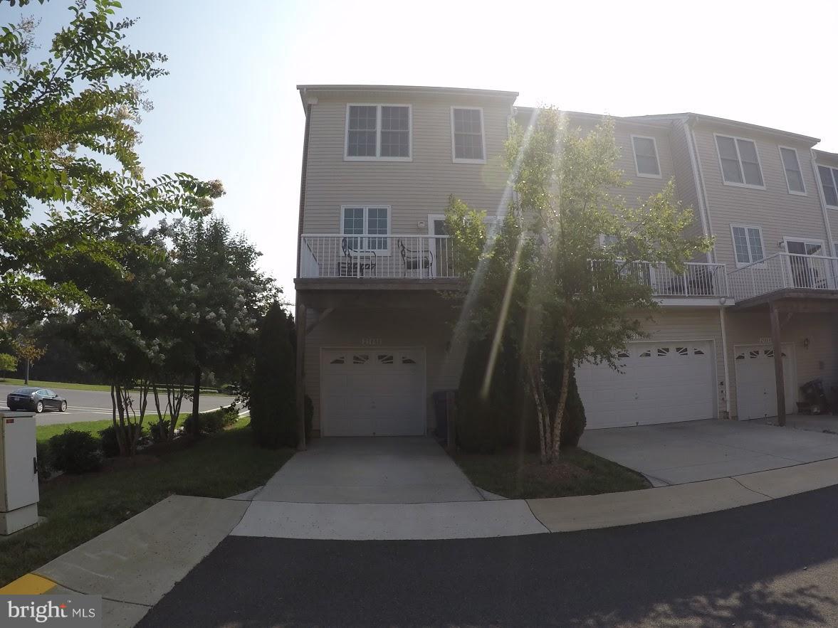 AMBERLEA AT SOUTH RIDING - Residential Lease