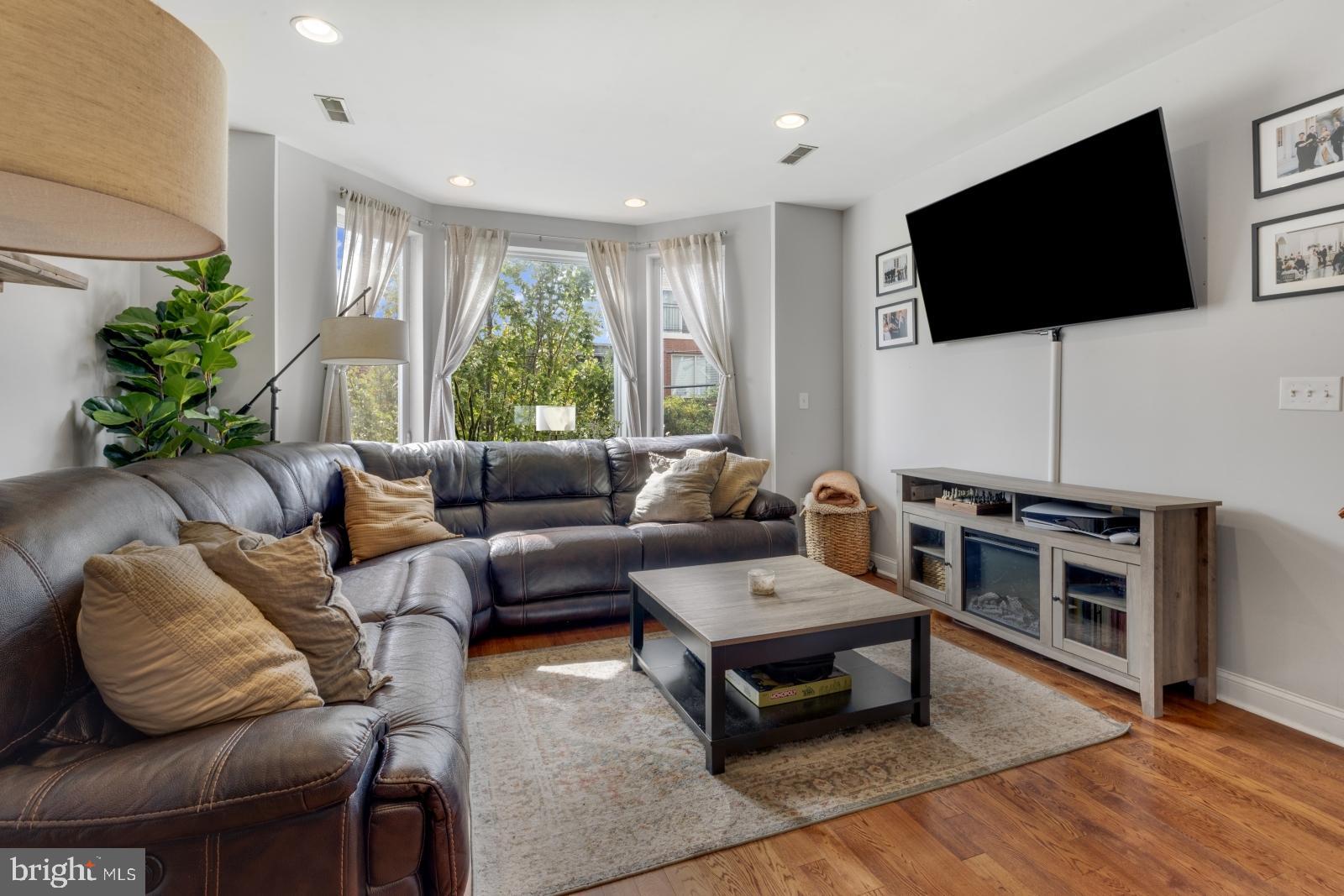 GRADUATE HOSPITAL - Residential Lease