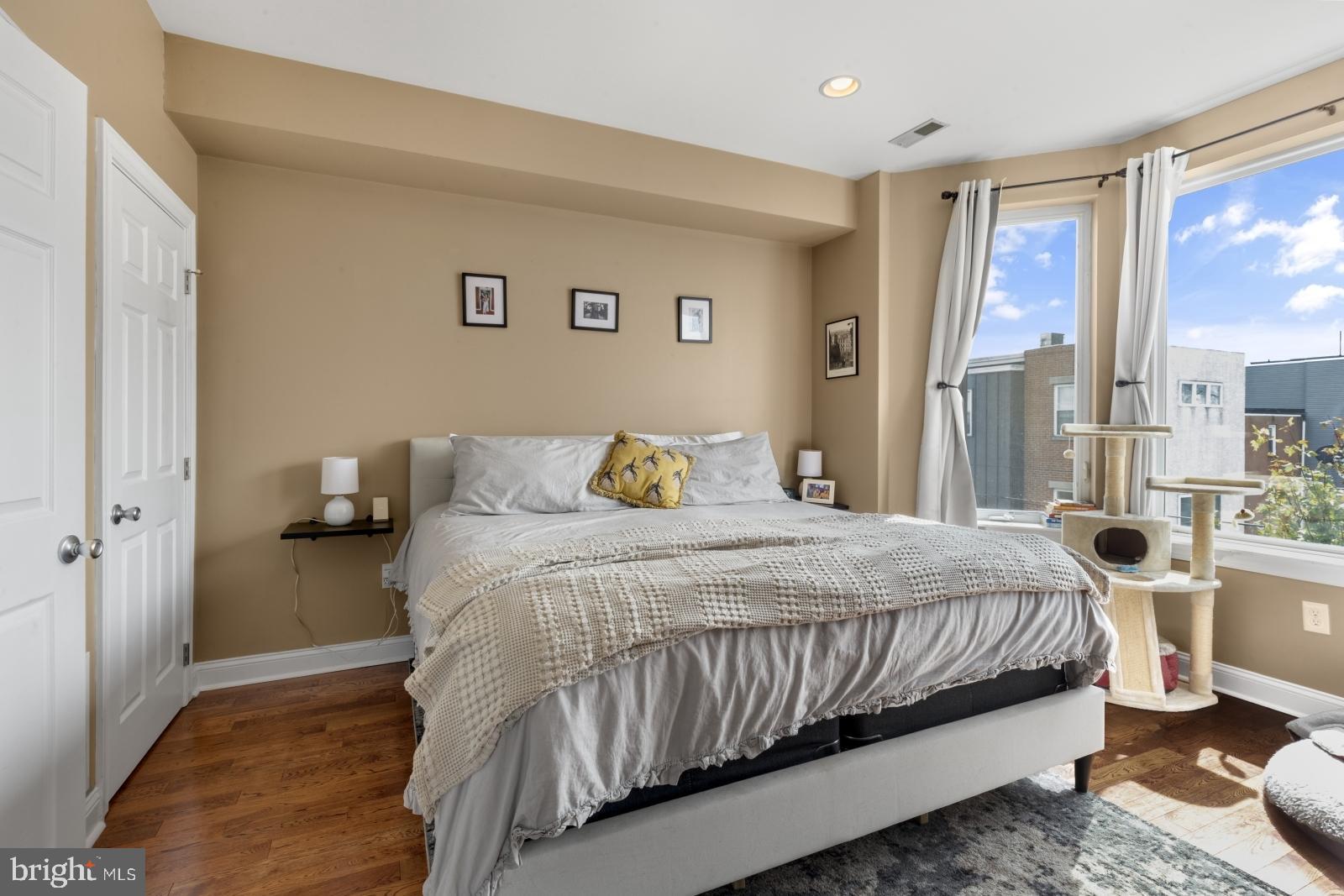 GRADUATE HOSPITAL - Residential Lease