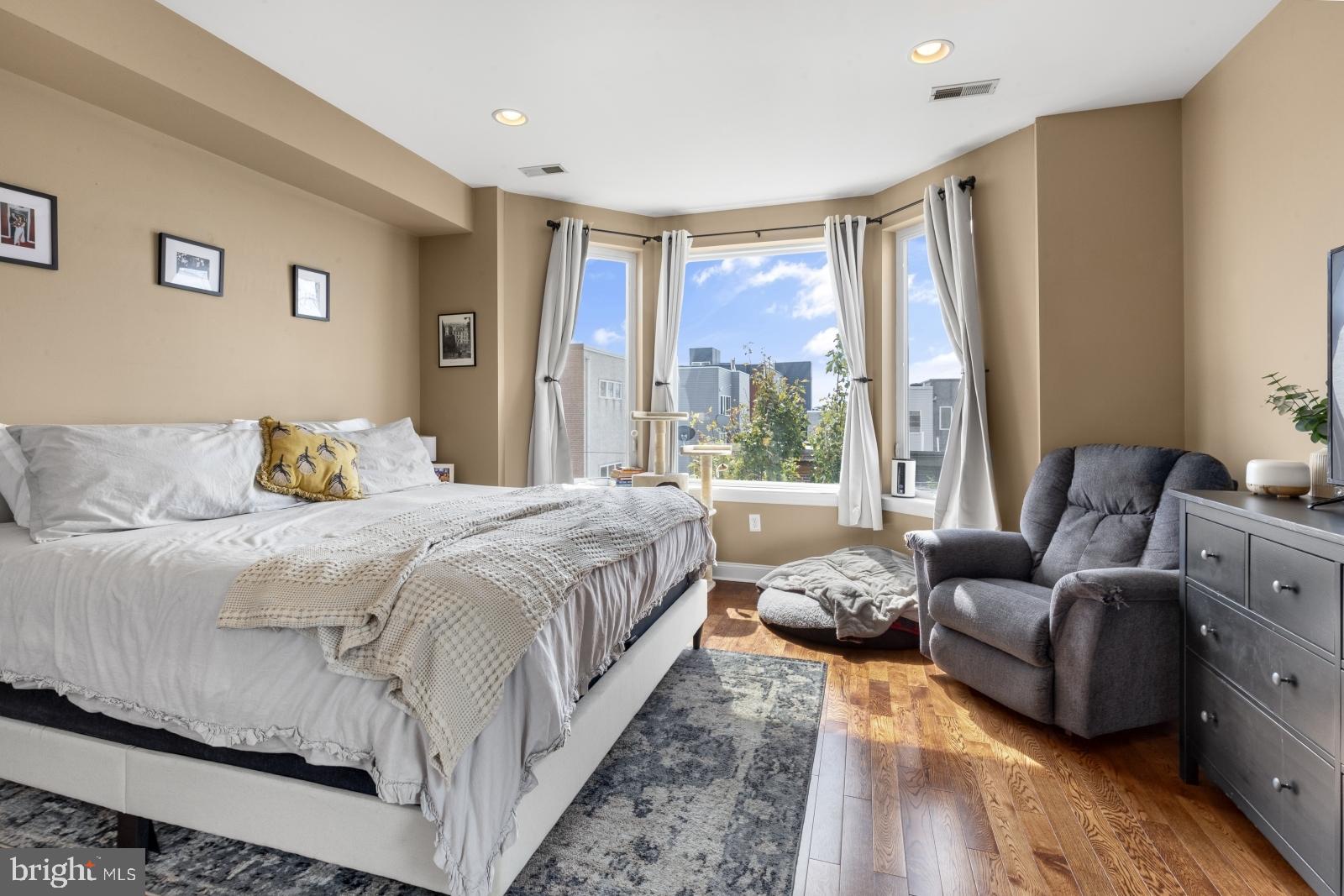 GRADUATE HOSPITAL - Residential Lease