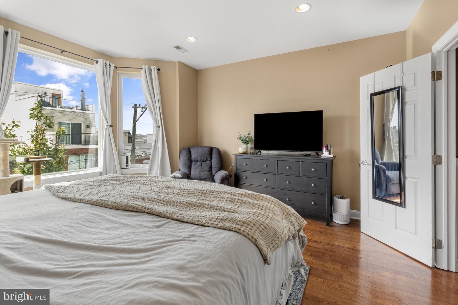 GRADUATE HOSPITAL - Residential Lease