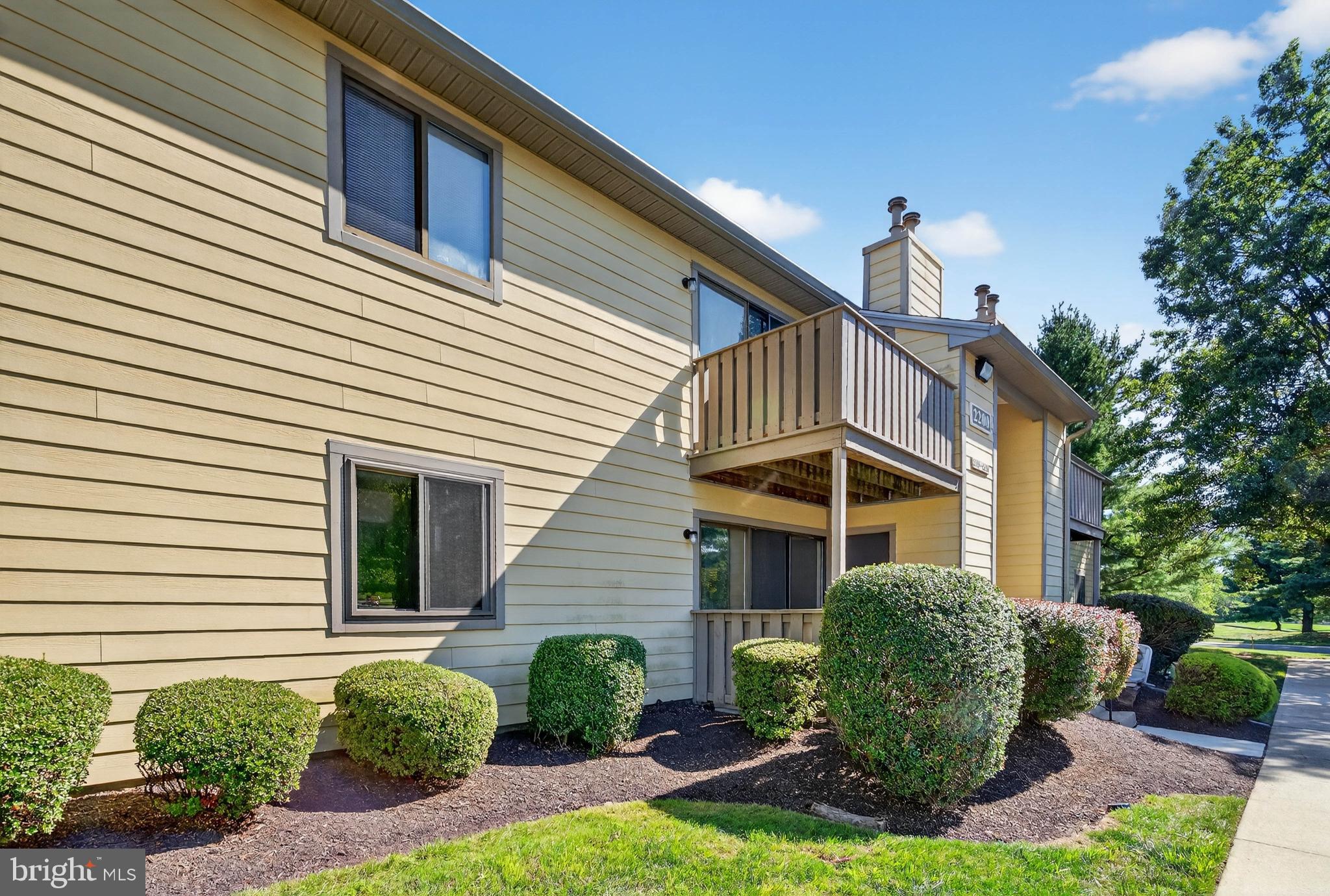 2205 JEFFERSON COURT