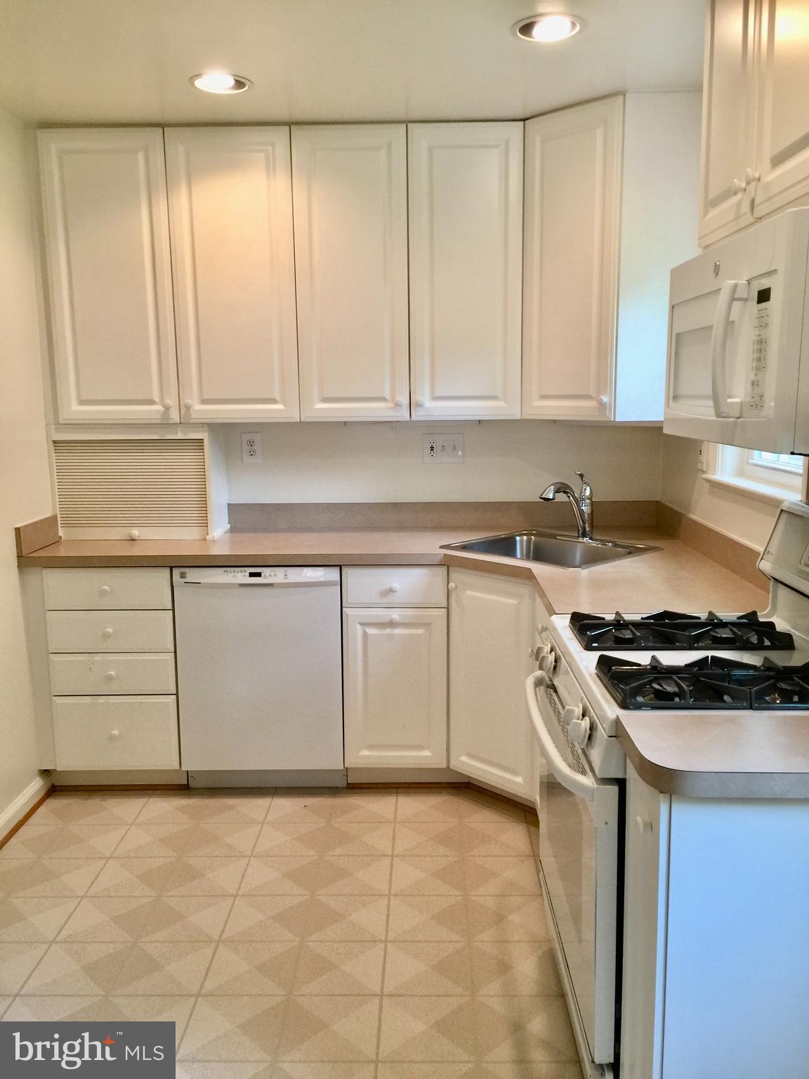 972 N QUANTICO STREET