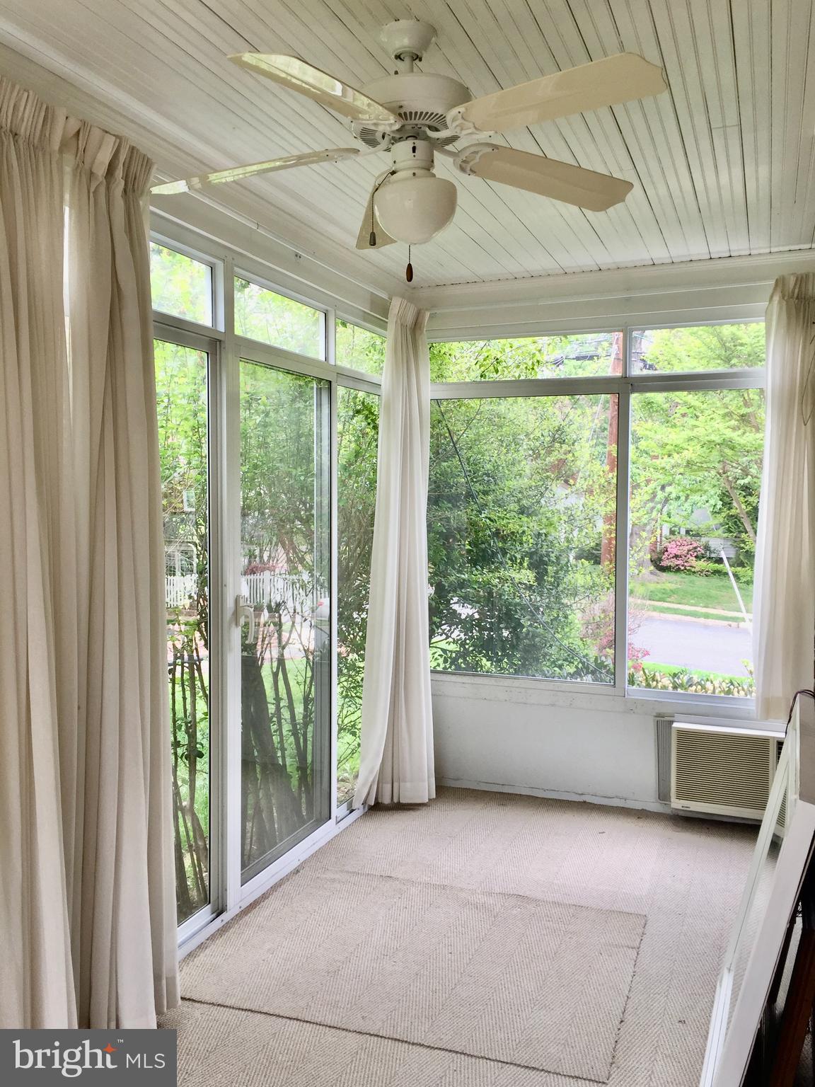 972 N QUANTICO STREET