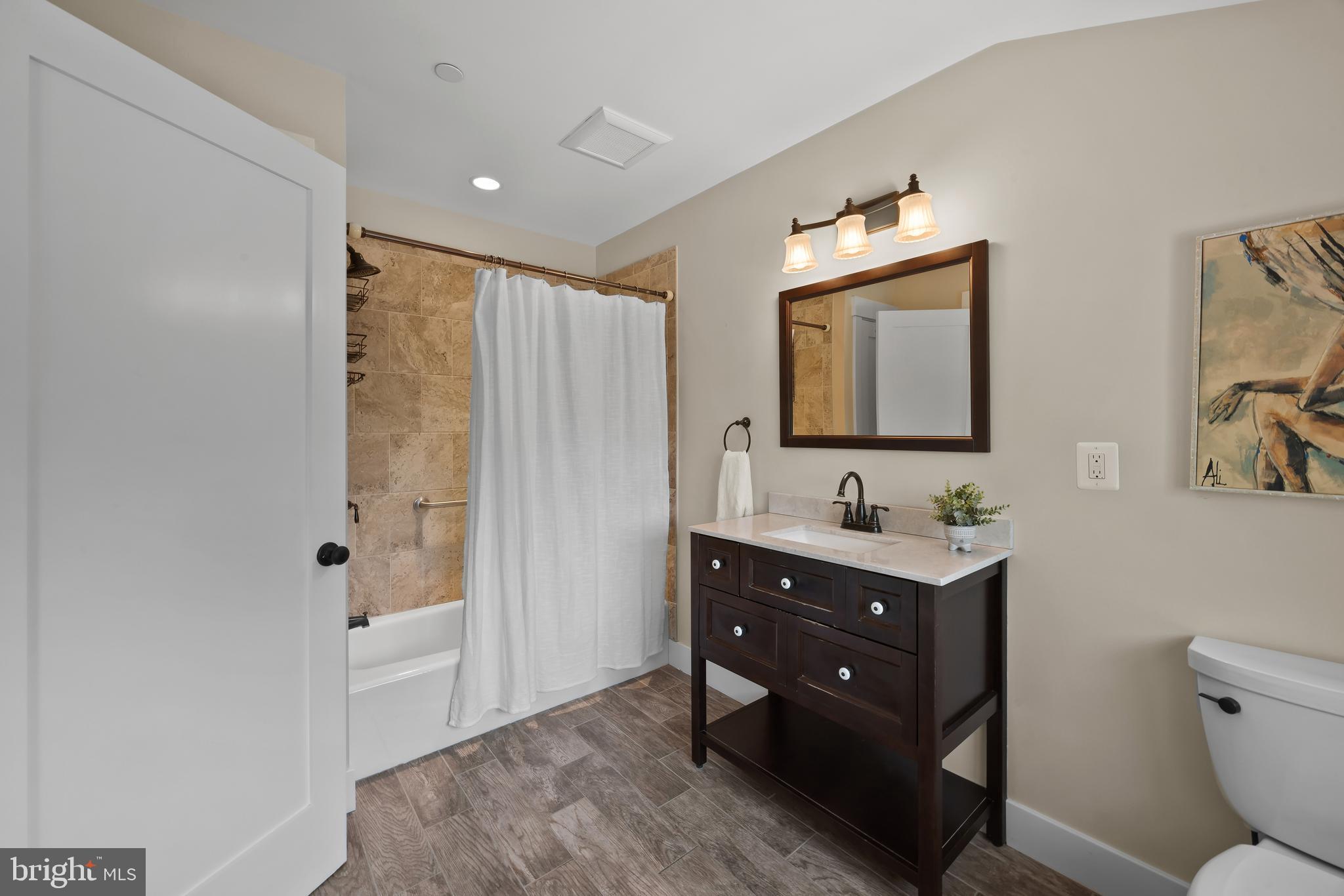 WHITEHALL BEACH - Residential