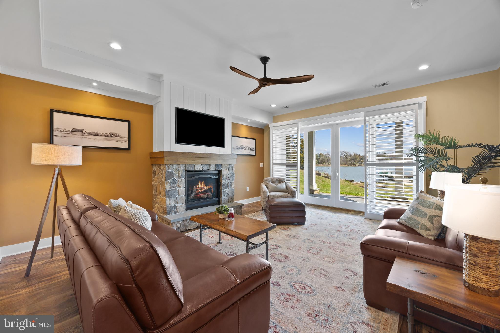 WHITEHALL BEACH - Residential