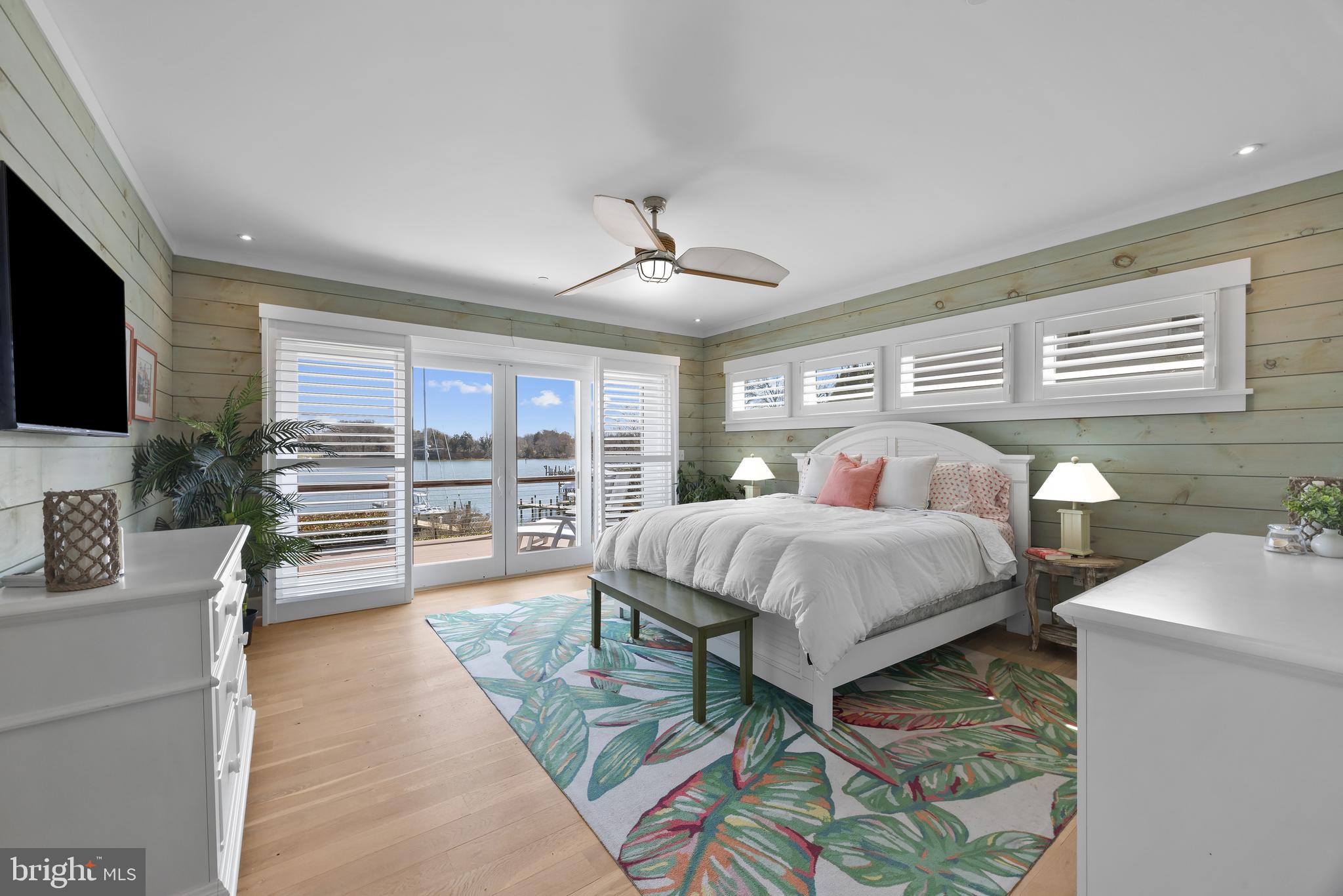 WHITEHALL BEACH - Residential