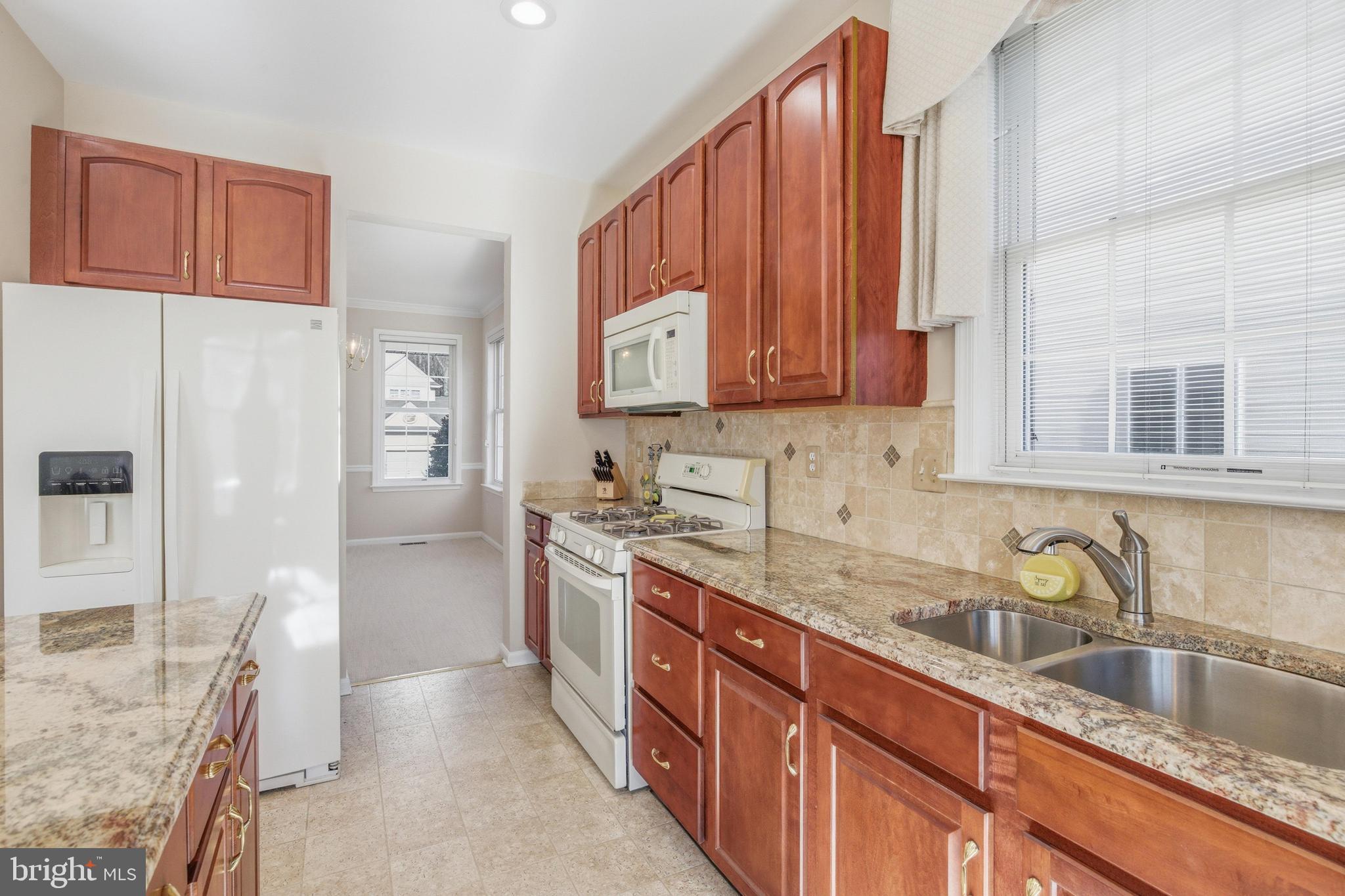 WILLIAMSBURG - Residential