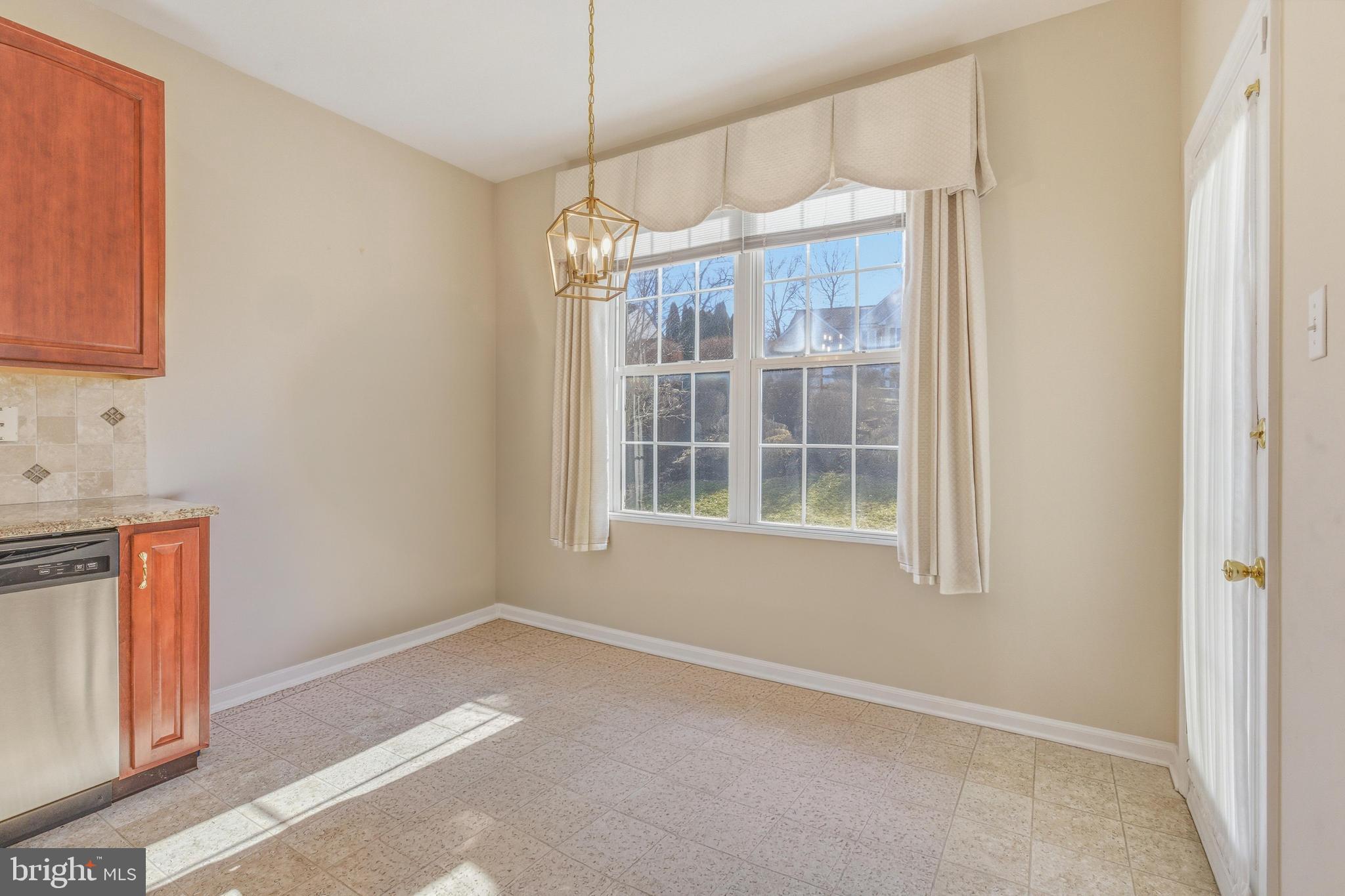 WILLIAMSBURG - Residential