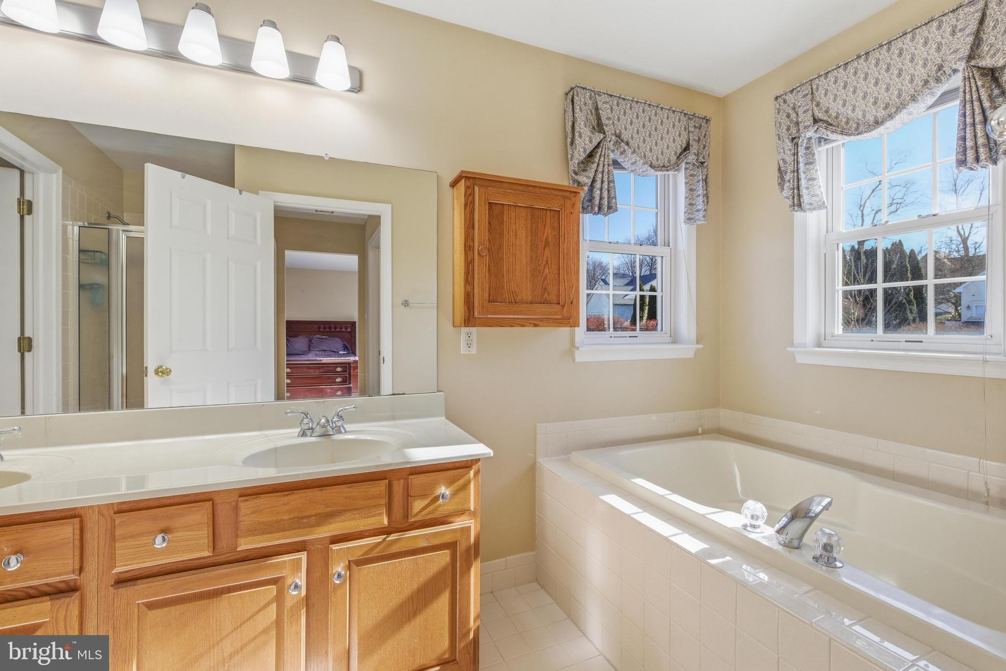 WILLIAMSBURG - Residential