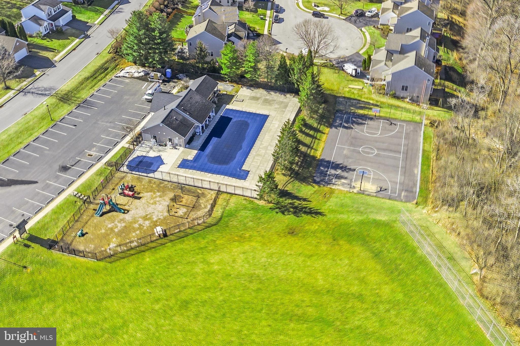 WILLIAMSBURG - Residential