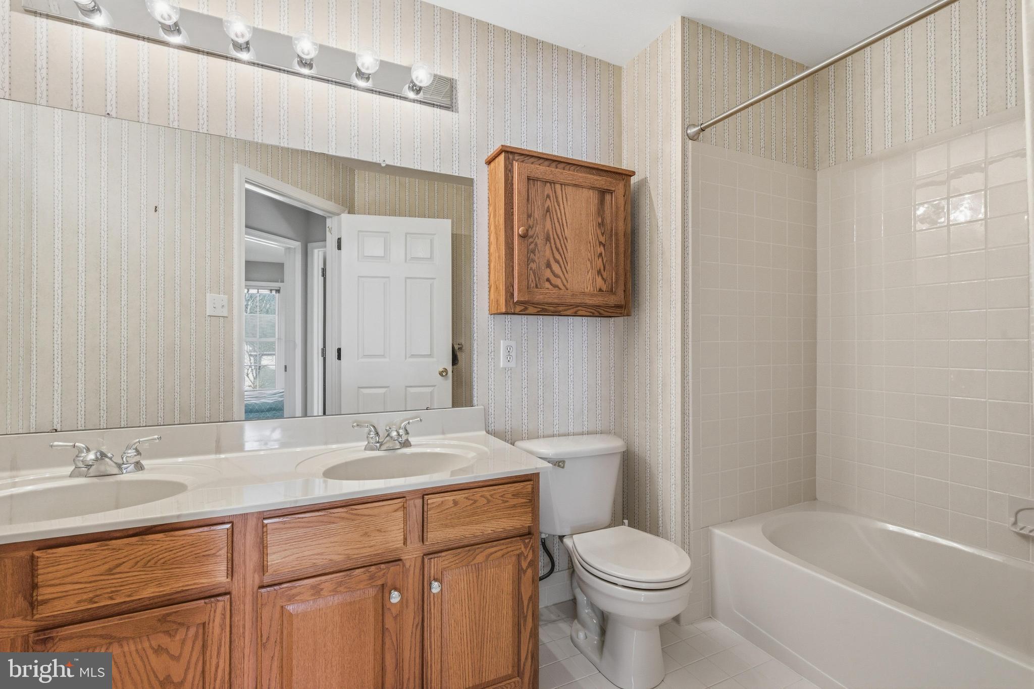 WILLIAMSBURG - Residential