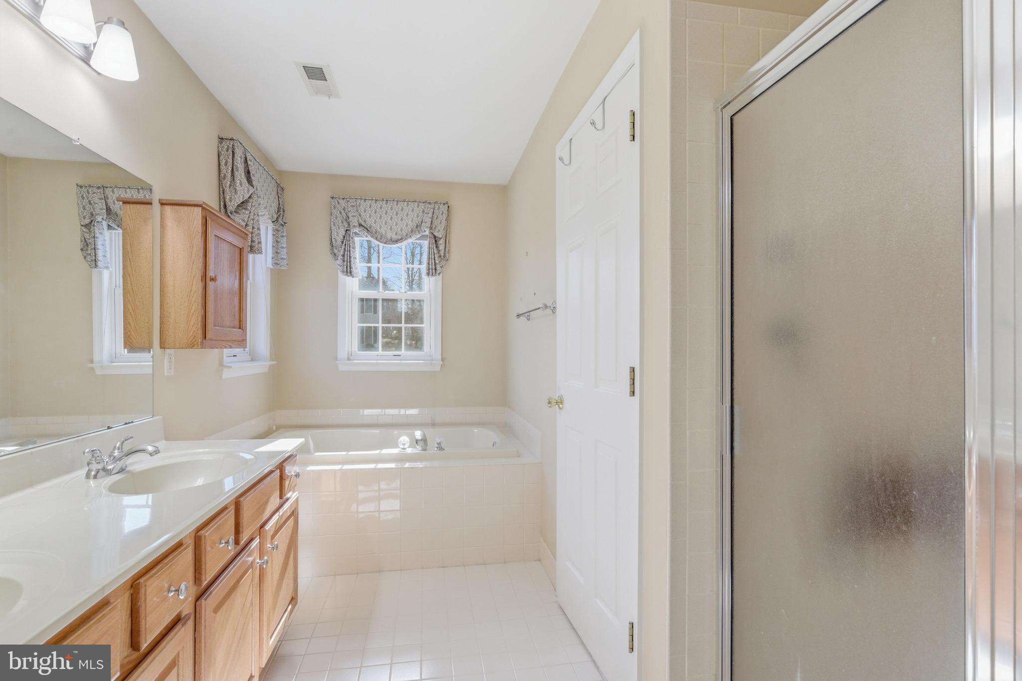 WILLIAMSBURG - Residential