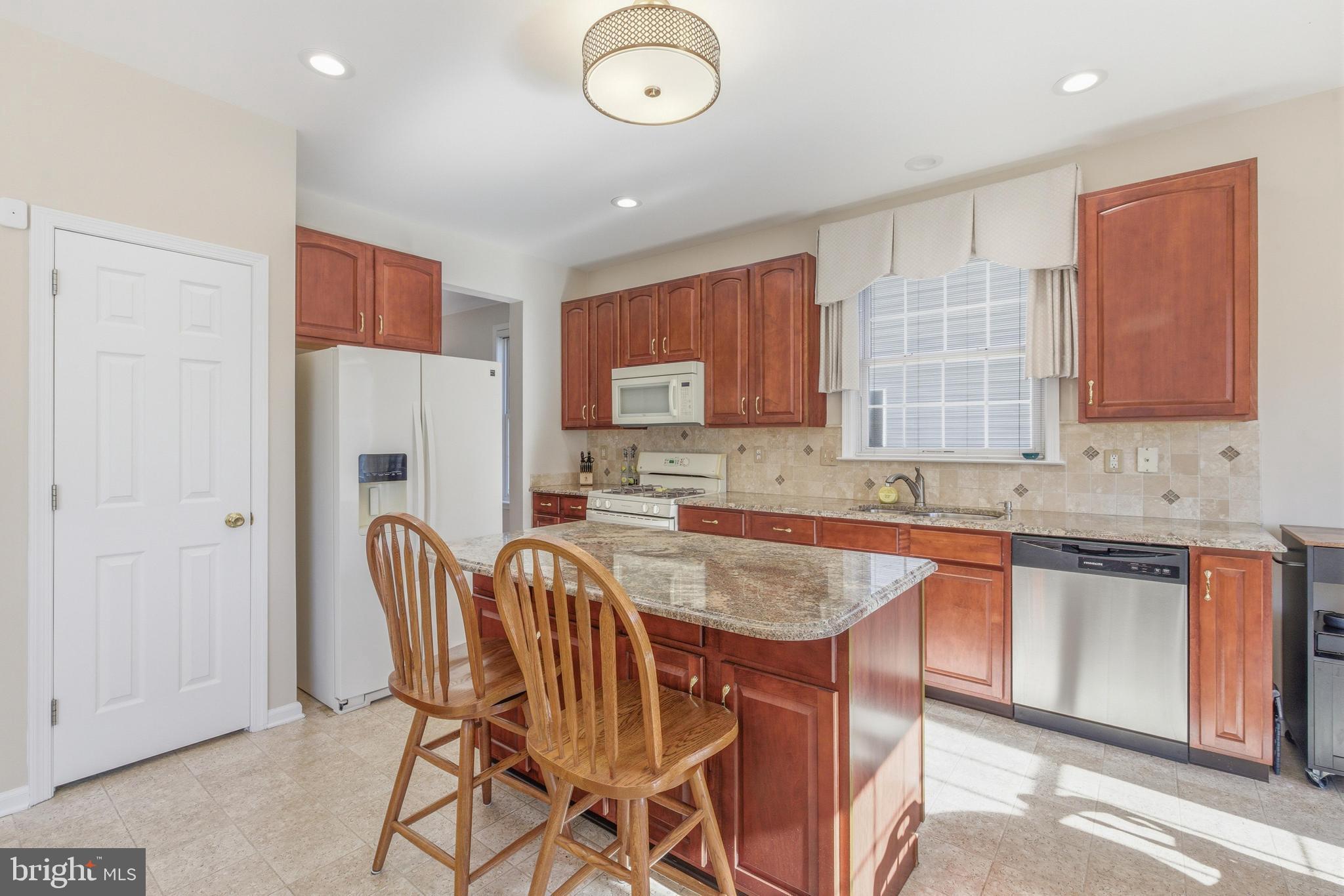 WILLIAMSBURG - Residential